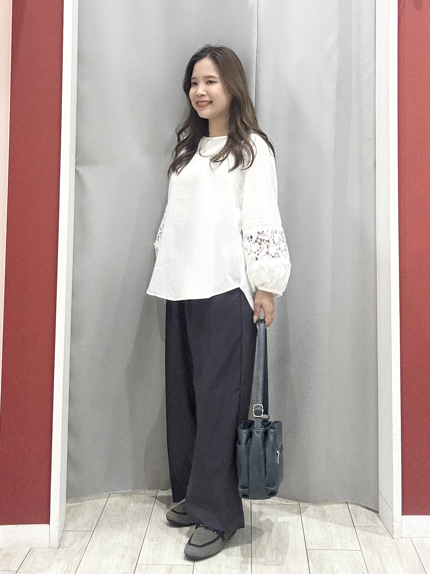shioさんの「SHOO･LA･RUE｜【洗濯機可/S-LL/洗濯後しわになりにくい】お袖レースデザインブラウス」を使ったコーディネート