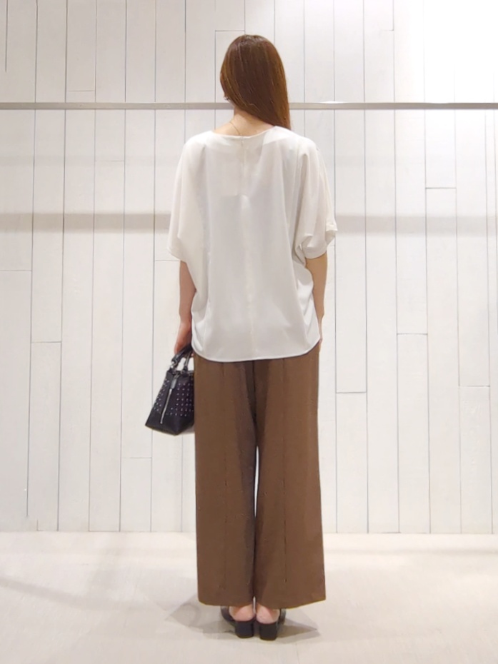 SHOさんの「INDIVI｜【着る日傘】ドルマントップス」を使ったコーディネート