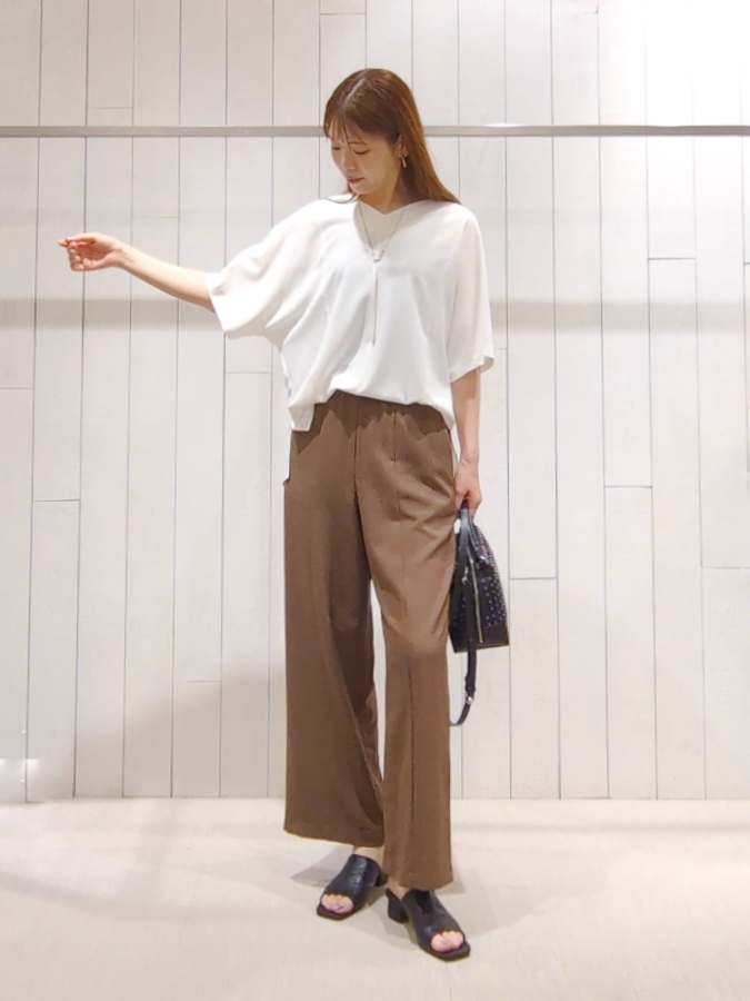 SHOさんの「INDIVI｜【着る日傘】ドルマントップス」を使ったコーディネート