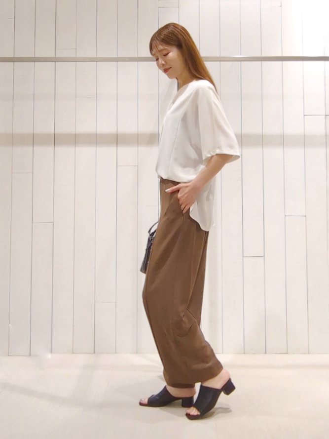 SHOさんの「INDIVI｜【着る日傘】ドルマントップス」を使ったコーディネート