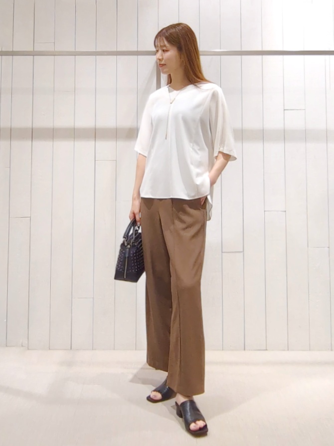 SHOさんの「INDIVI｜【着る日傘】ドルマントップス」を使ったコーディネート