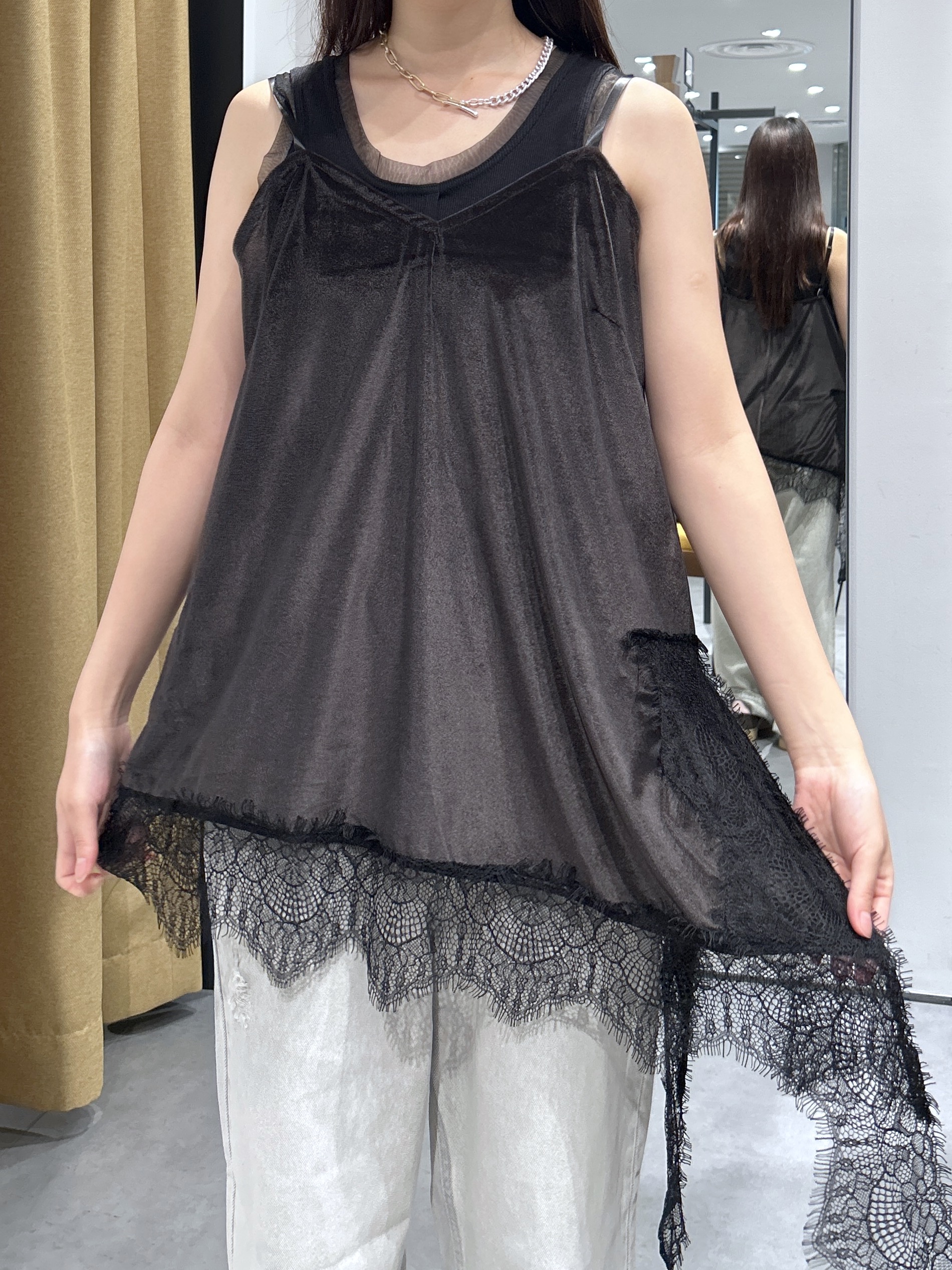Renoさんの「INDIVI｜レース切替ベロアキャミ」を使ったコーディネート