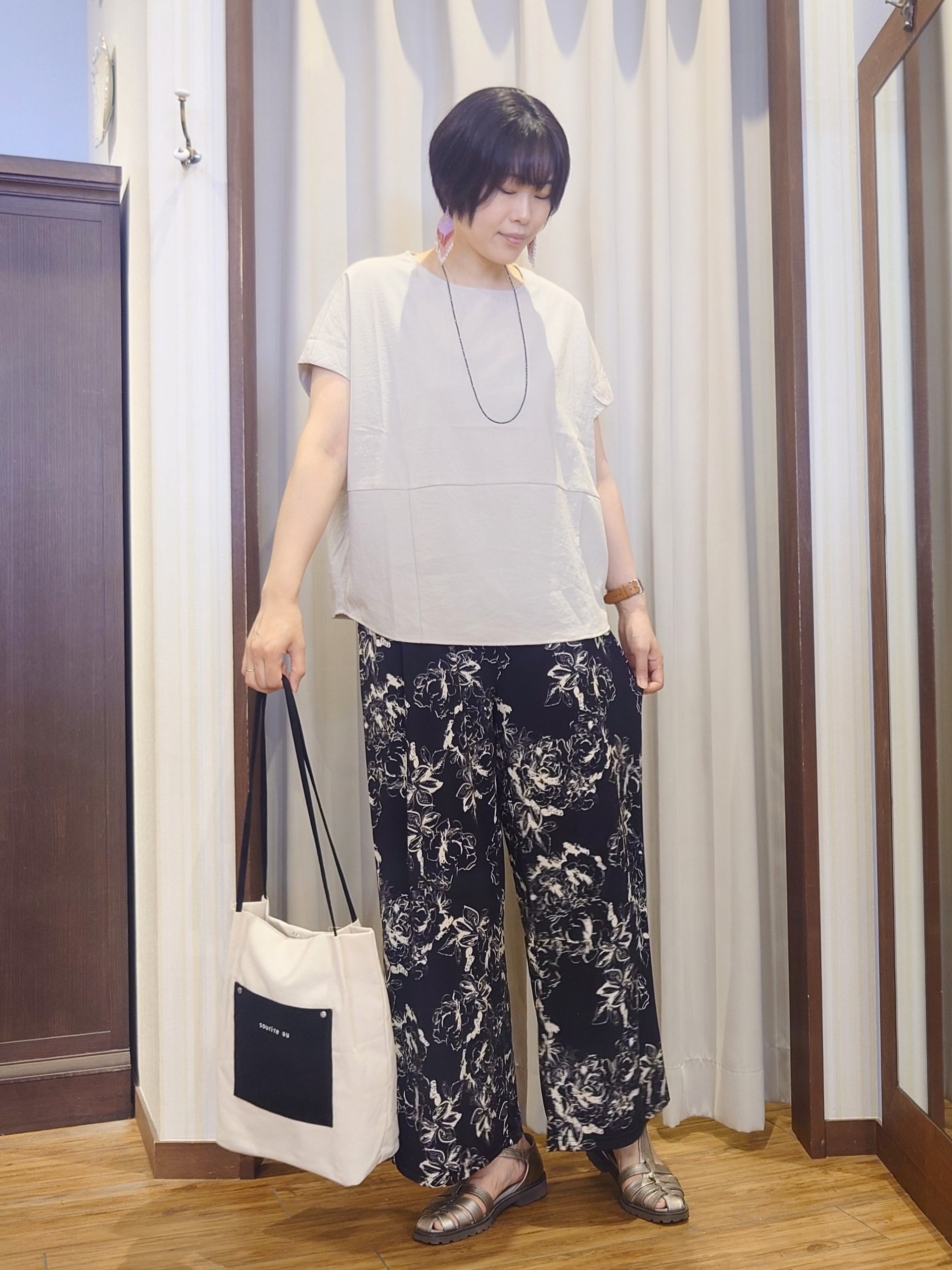 ERIKOさんの「SHOO･LA･RUE｜【洗濯機可/セットアップ可】軽凛(かろりん) シンプル上品 ひんやり切替コクーントップス」を使ったコーディネート