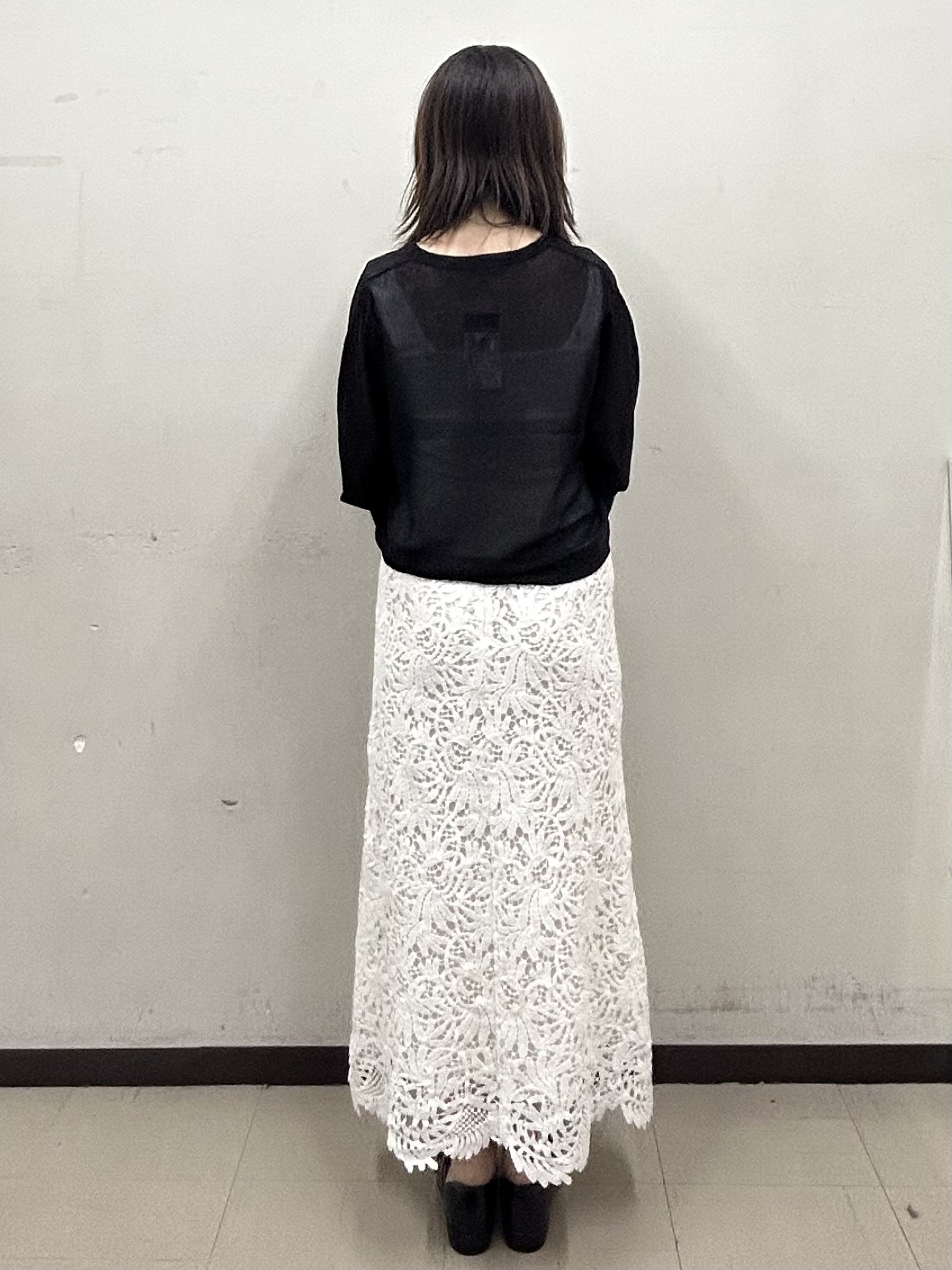 noeさんの「INDIVI｜【洗える／トレンド】リーフ柄レーススカート」を使ったコーディネート
