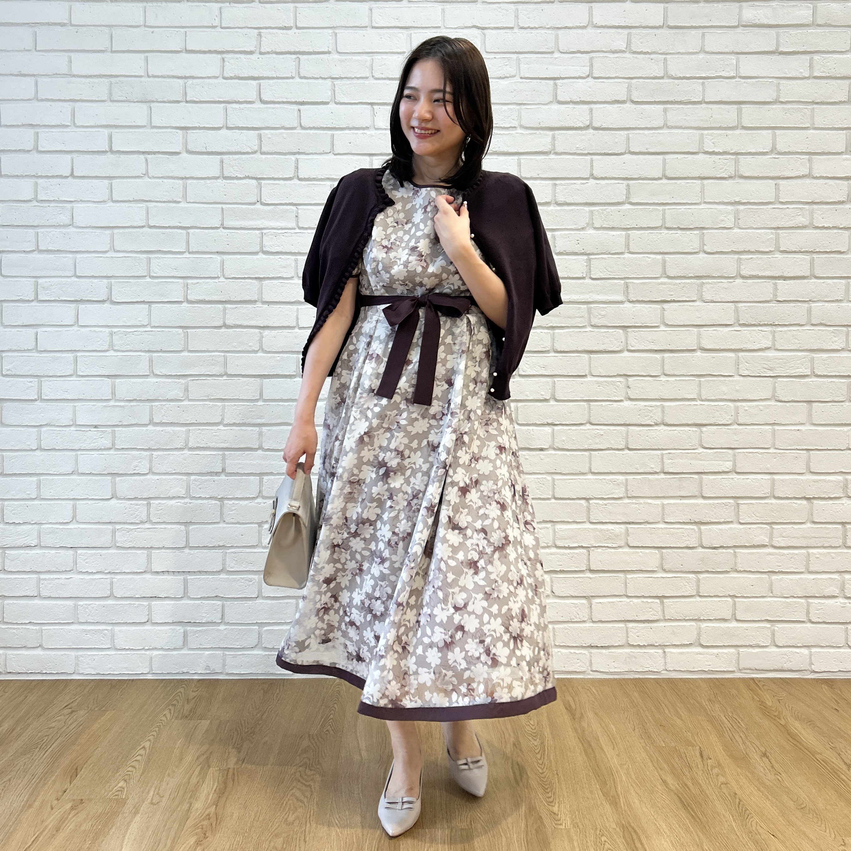 shinoさんの「Couture brooch｜【洗える】透かし編み 半袖フリルカーデ」を使ったコーディネート