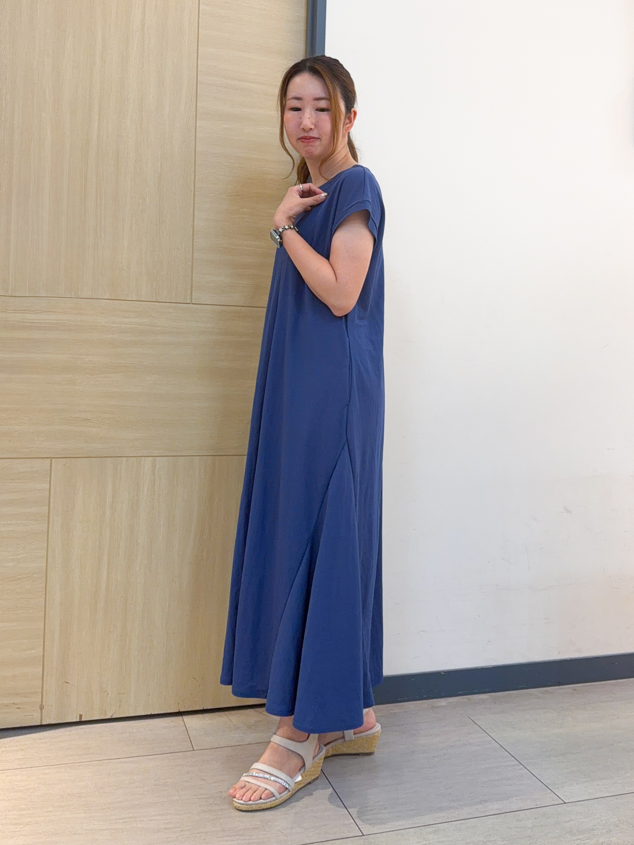 nanaさんの「grove｜【低身長さんも選べる着丈】モクロディフレンチワンピース」を使ったコーディネート