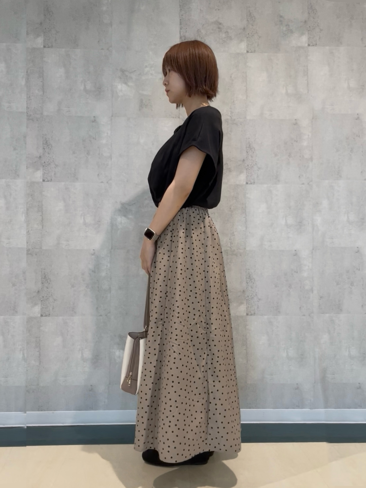 柳川　真帆さんの「SHOO･LA･RUE｜【ひんやり/前後2WAY/S-LL】楽に着られて好印象 やわらかトップス」を使ったコーディネート