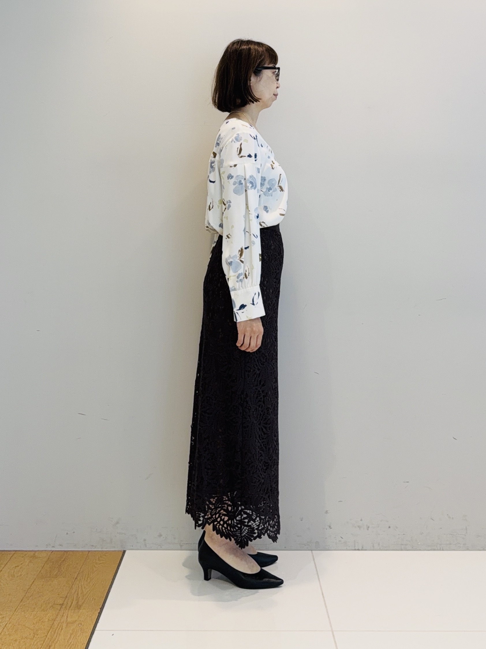 murayamaさんの「INDIVI｜【洗える／トレンド】リーフ柄レーススカート」を使ったコーディネート