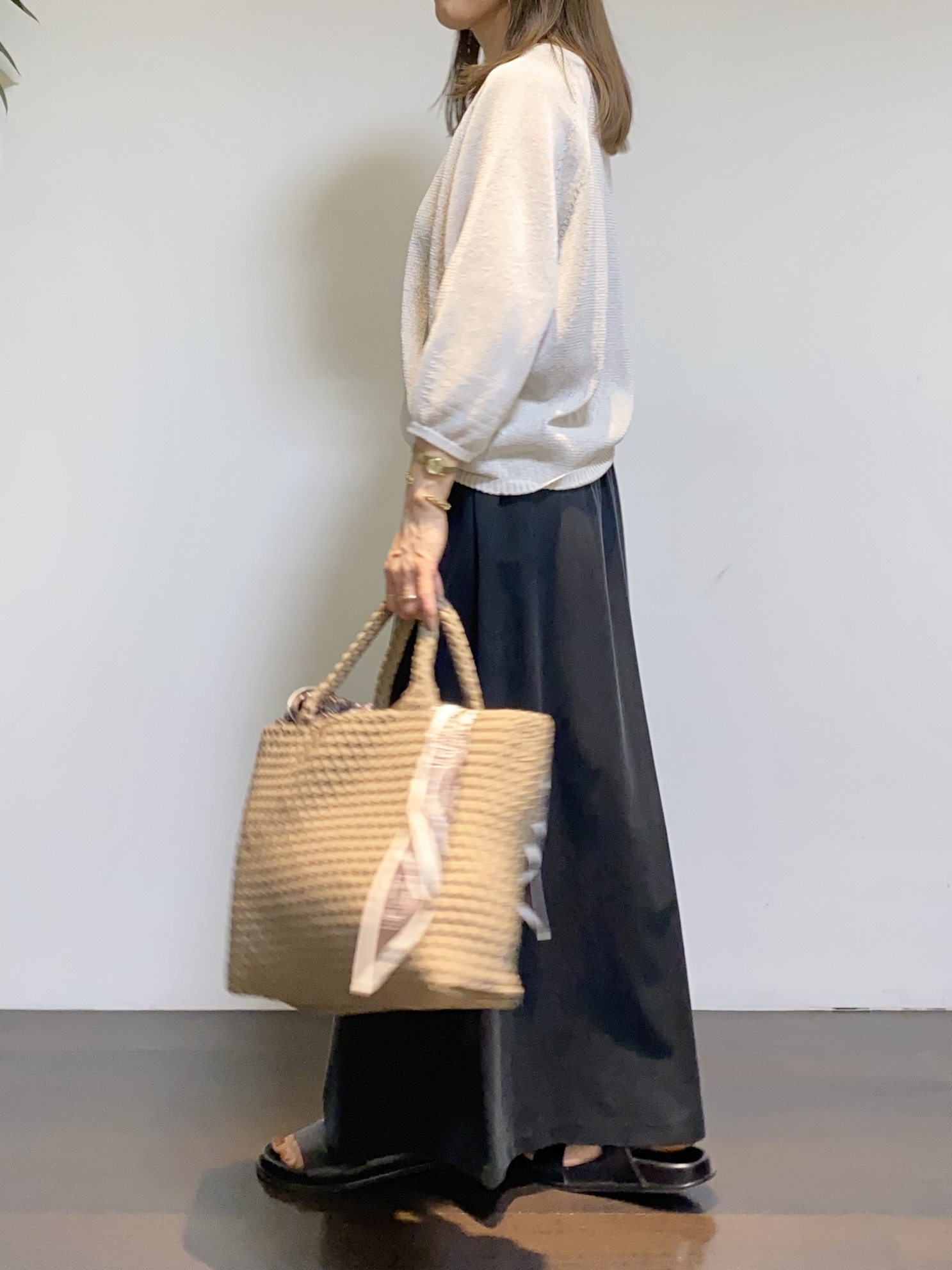 tomoさんの「UNTITLED｜【洗える/ゆったり】クルーネックドライニット」を使ったコーディネート