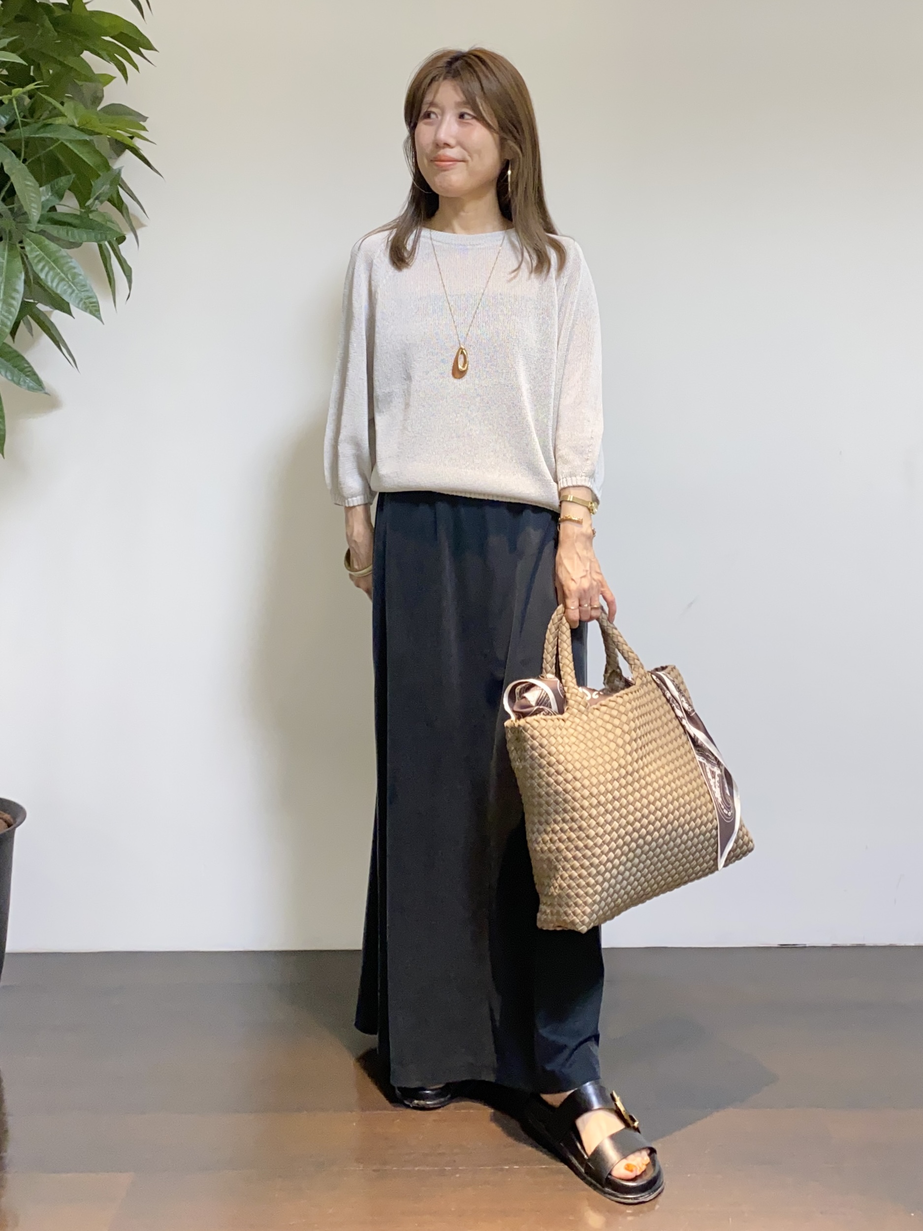 tomoさんの「UNTITLED｜【洗える/ゆったり】クルーネックドライニット」を使ったコーディネート