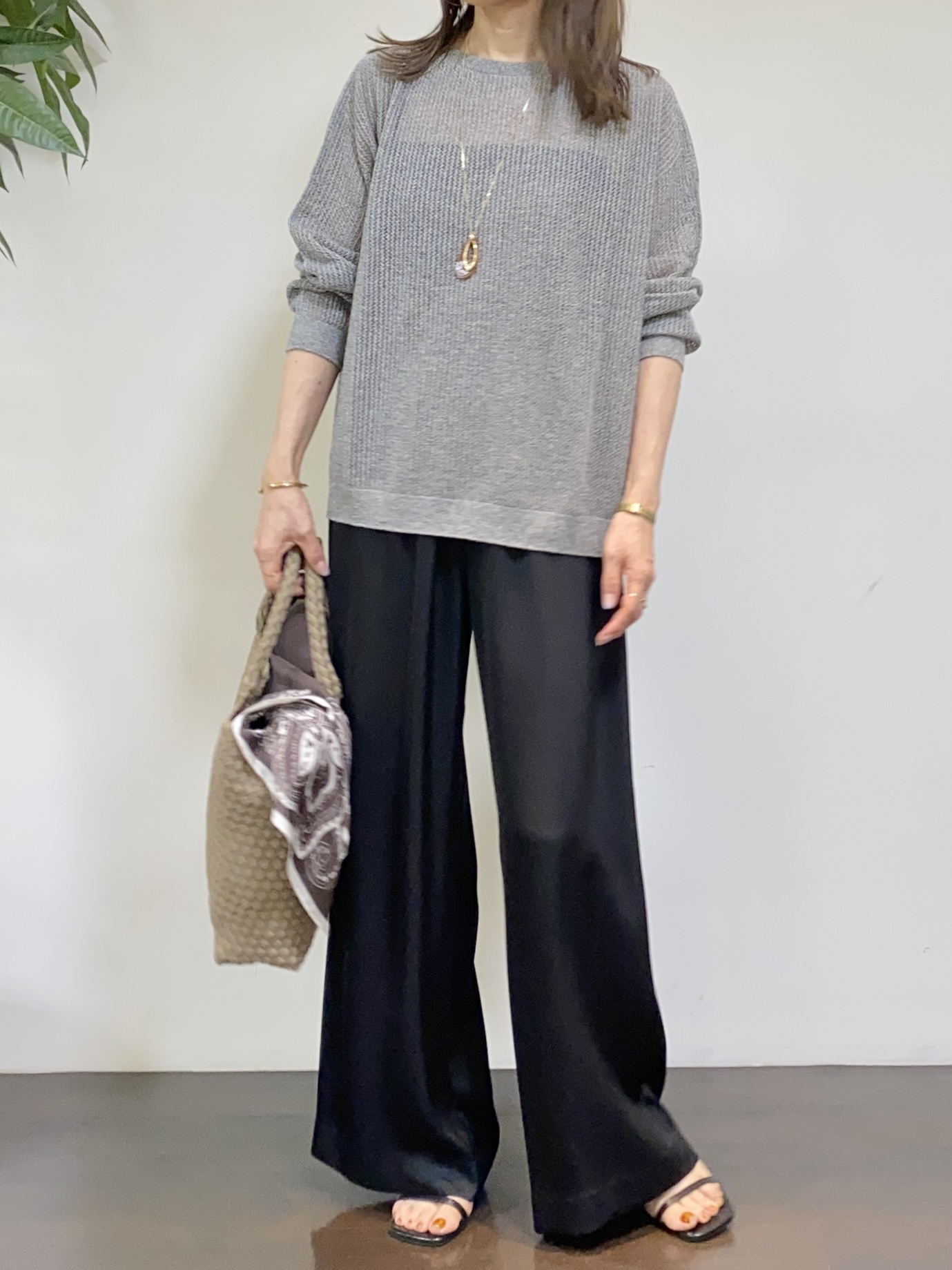 tomoさんの「UNTITLED｜シアーメッシュニット」を使ったコーディネート