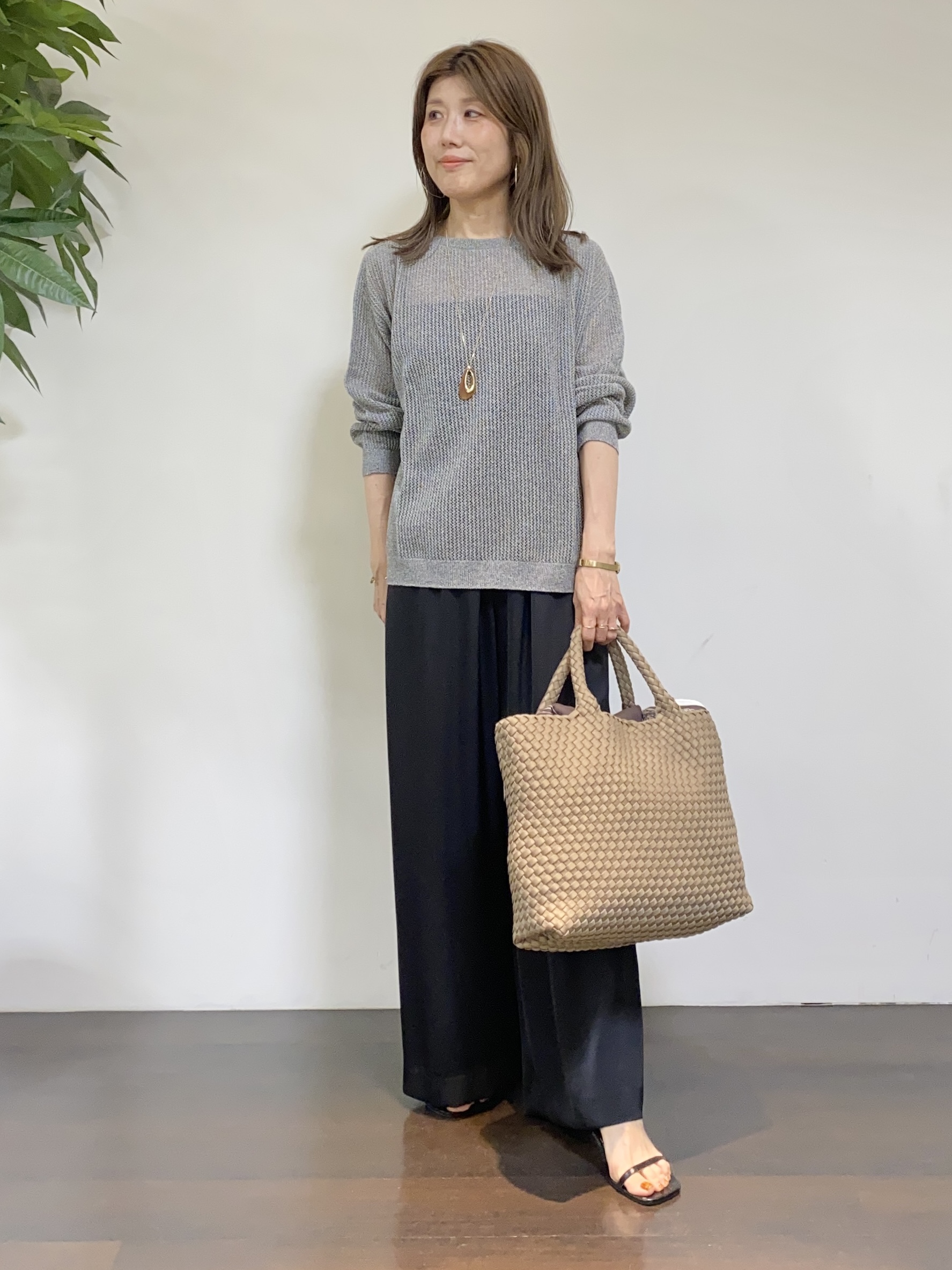 tomoさんの「UNTITLED｜シアーメッシュニット」を使ったコーディネート