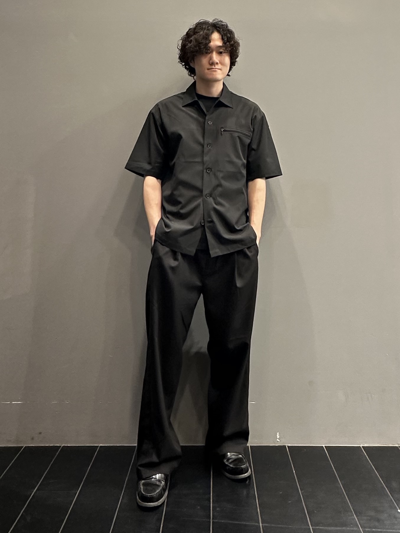 SHUさんの「THE SHOP TK｜【吸水速乾／接触冷感／防シワ／マシンウォッシャブル】ハイドロクール 半袖シャツ」を使ったコーディネート