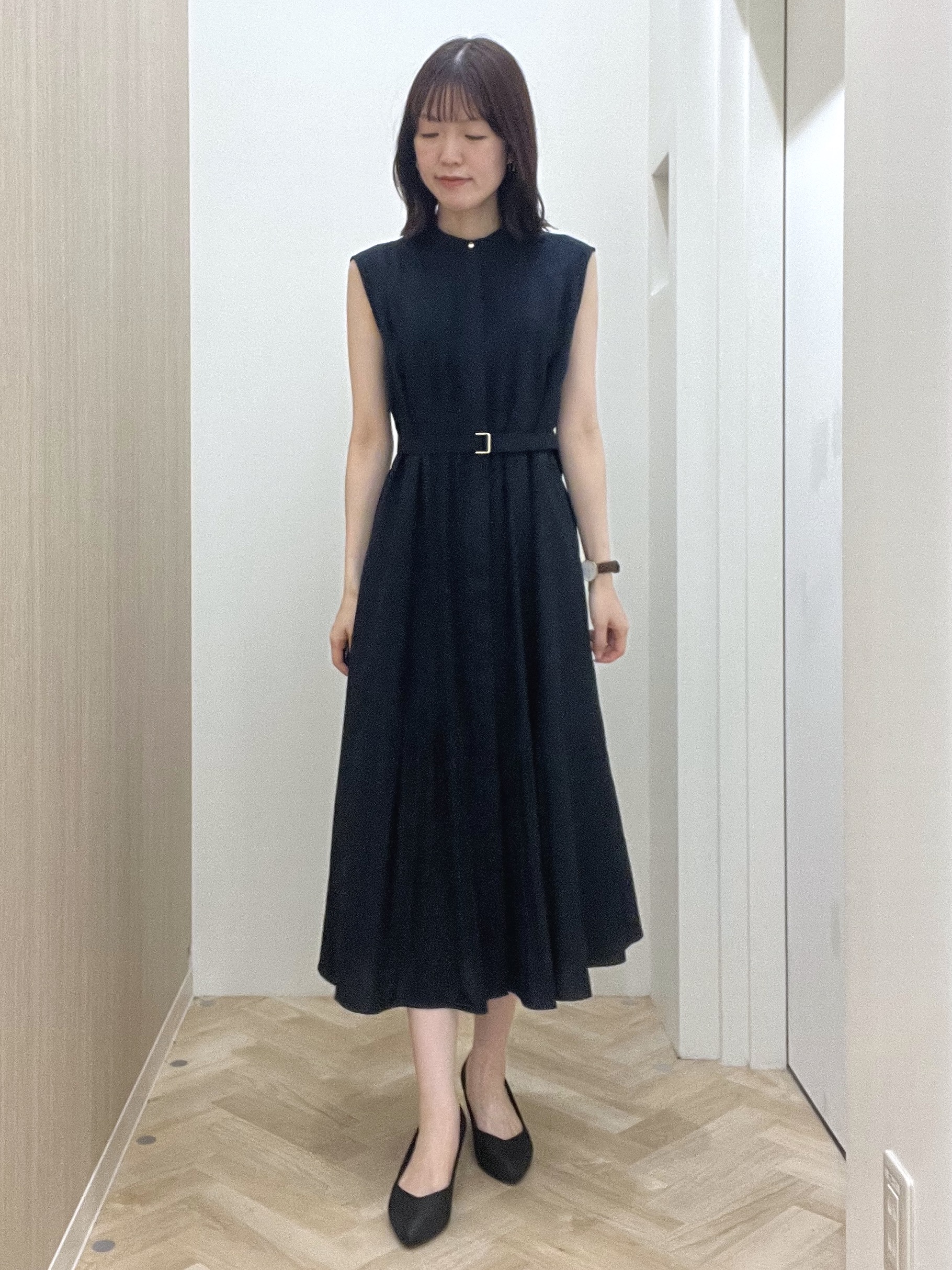  おまつさんの「grove｜【低身長さんも選べる着丈・洗濯機◎】プリーツベルトワンピース」を使ったコーディネート