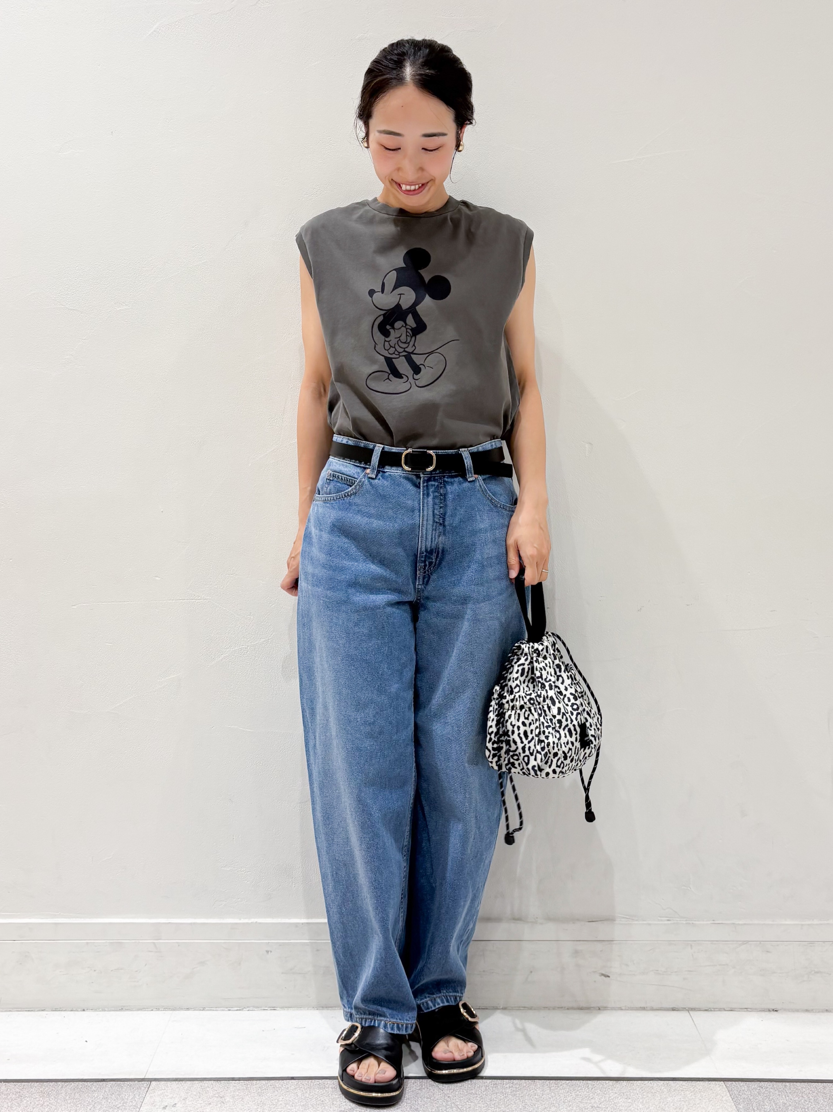 ちえさんの「OPAQUE.CLIP｜「Mickey Mouse」フロッキープリント フレンチスリーブTシャツ《洗濯機OK》」を使ったコーディネート
