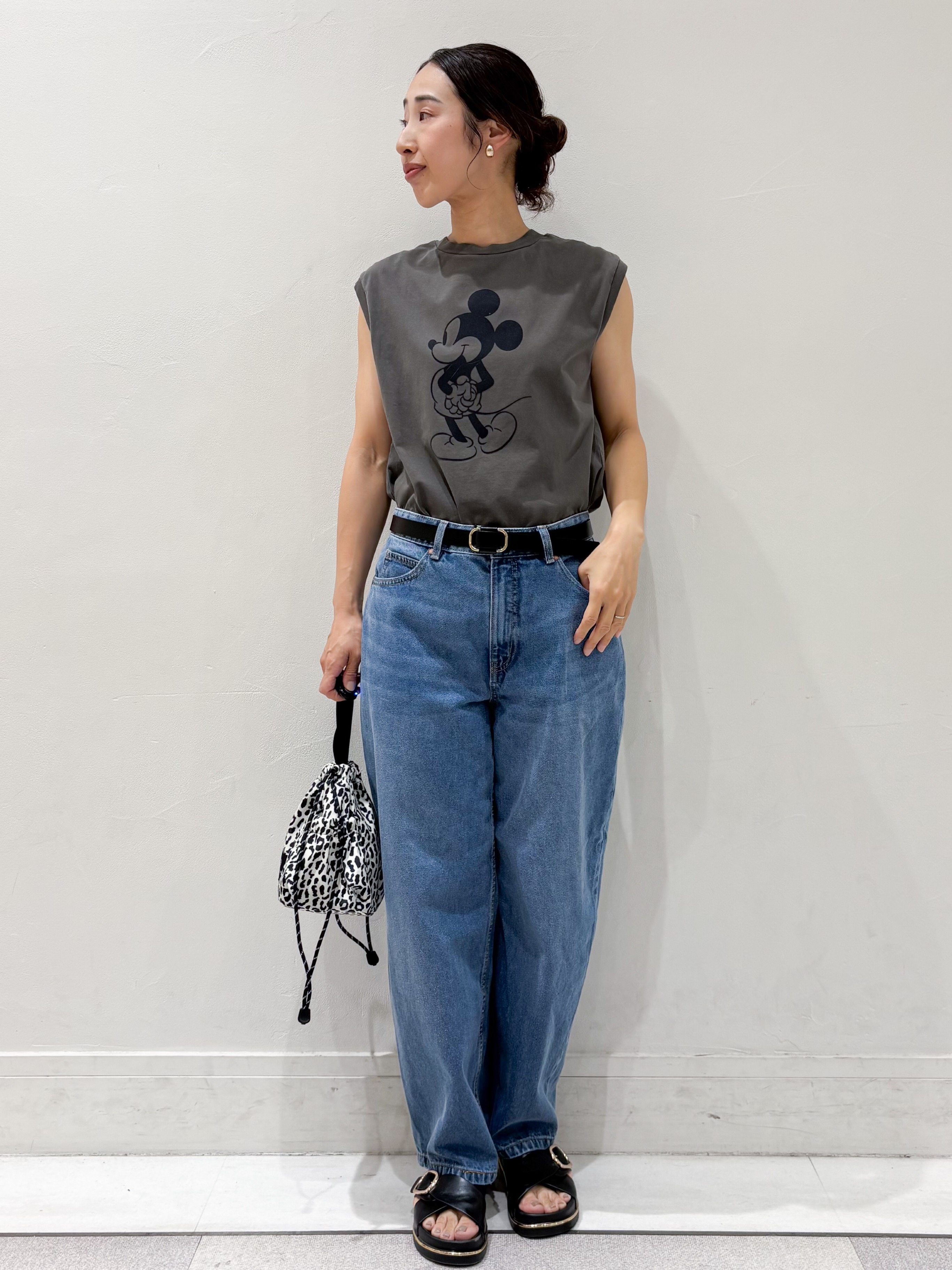 ちえさんの「OPAQUE.CLIP｜「Mickey Mouse」フロッキープリント フレンチスリーブTシャツ《洗濯機OK》」を使ったコーディネート