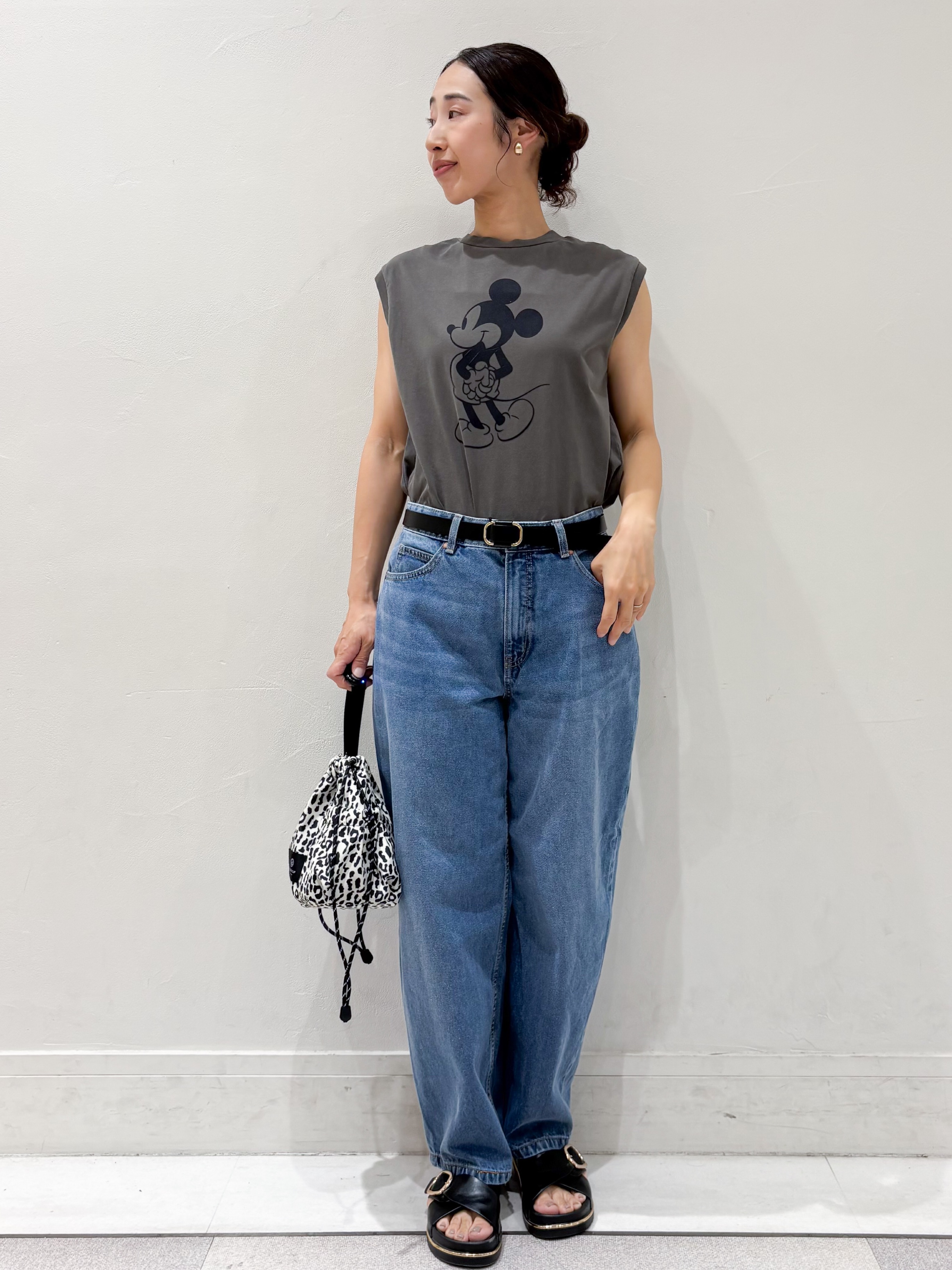 ちえさんの「OPAQUE.CLIP｜「Mickey Mouse」フロッキープリント フレンチスリーブTシャツ《洗濯機OK》」を使ったコーディネート