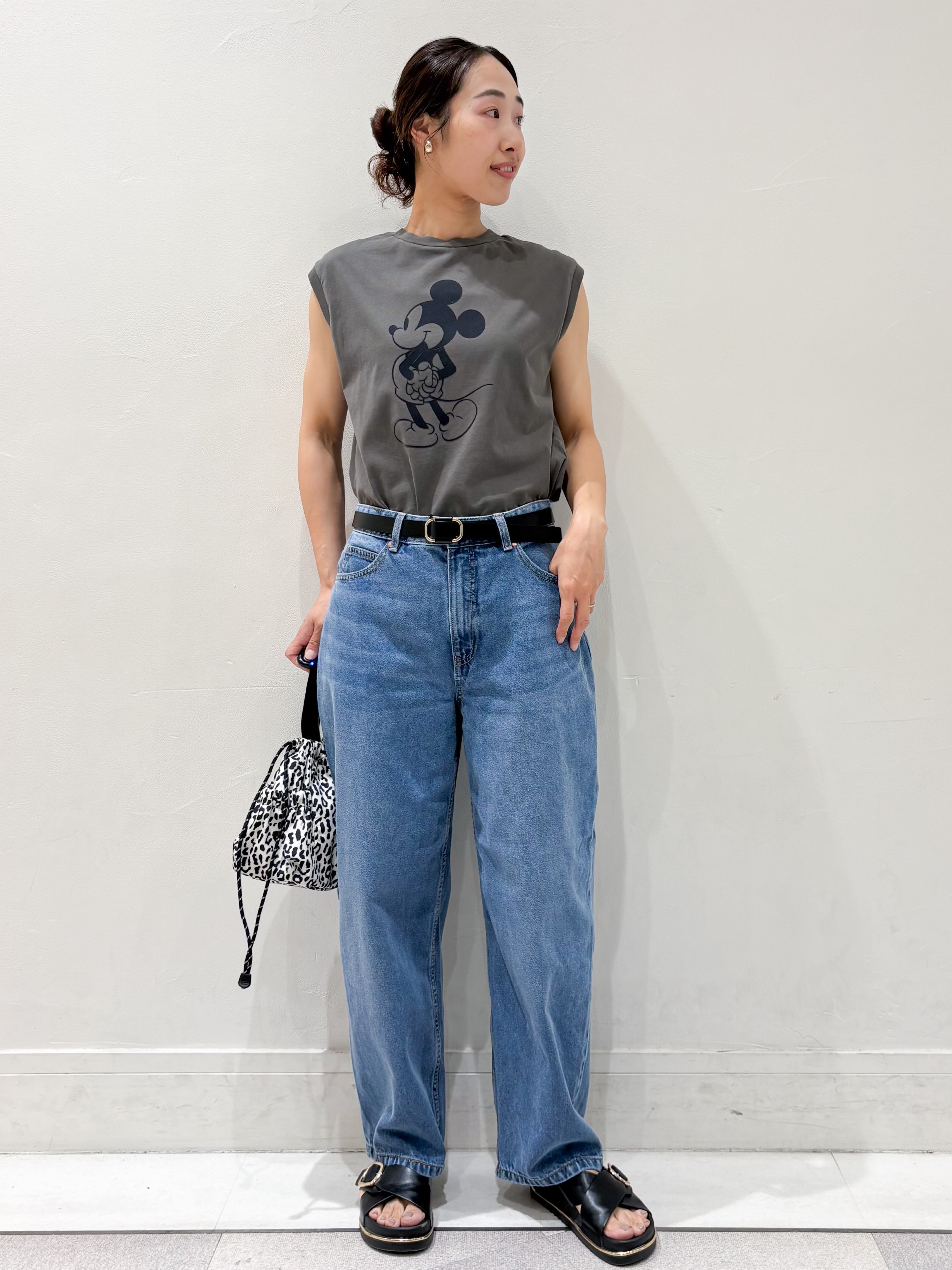 ちえさんの「OPAQUE.CLIP｜「Mickey Mouse」フロッキープリント フレンチスリーブTシャツ《洗濯機OK》」を使ったコーディネート