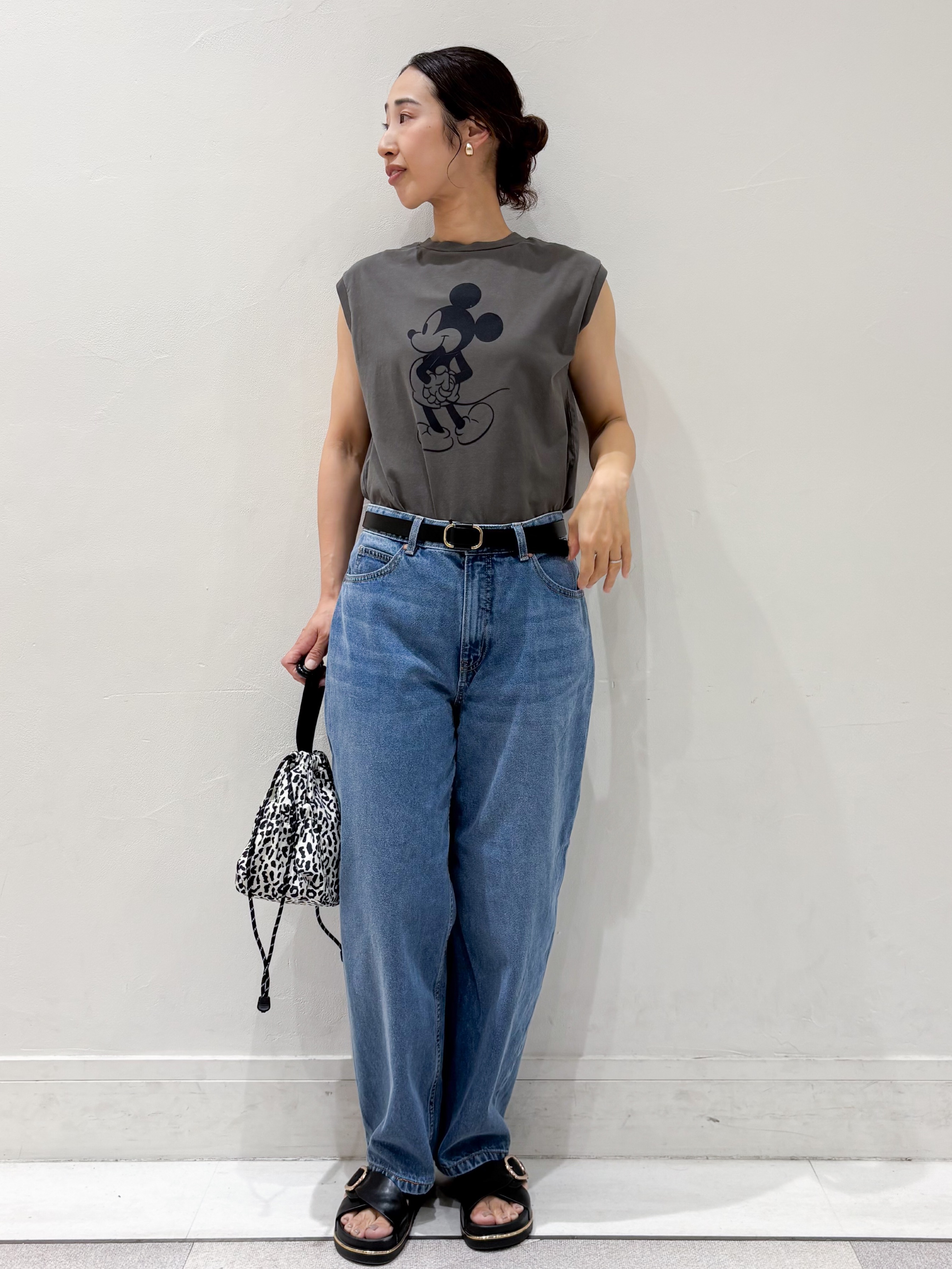 ちえさんの「OPAQUE.CLIP｜「Mickey Mouse」フロッキープリント フレンチスリーブTシャツ《洗濯機OK》」を使ったコーディネート