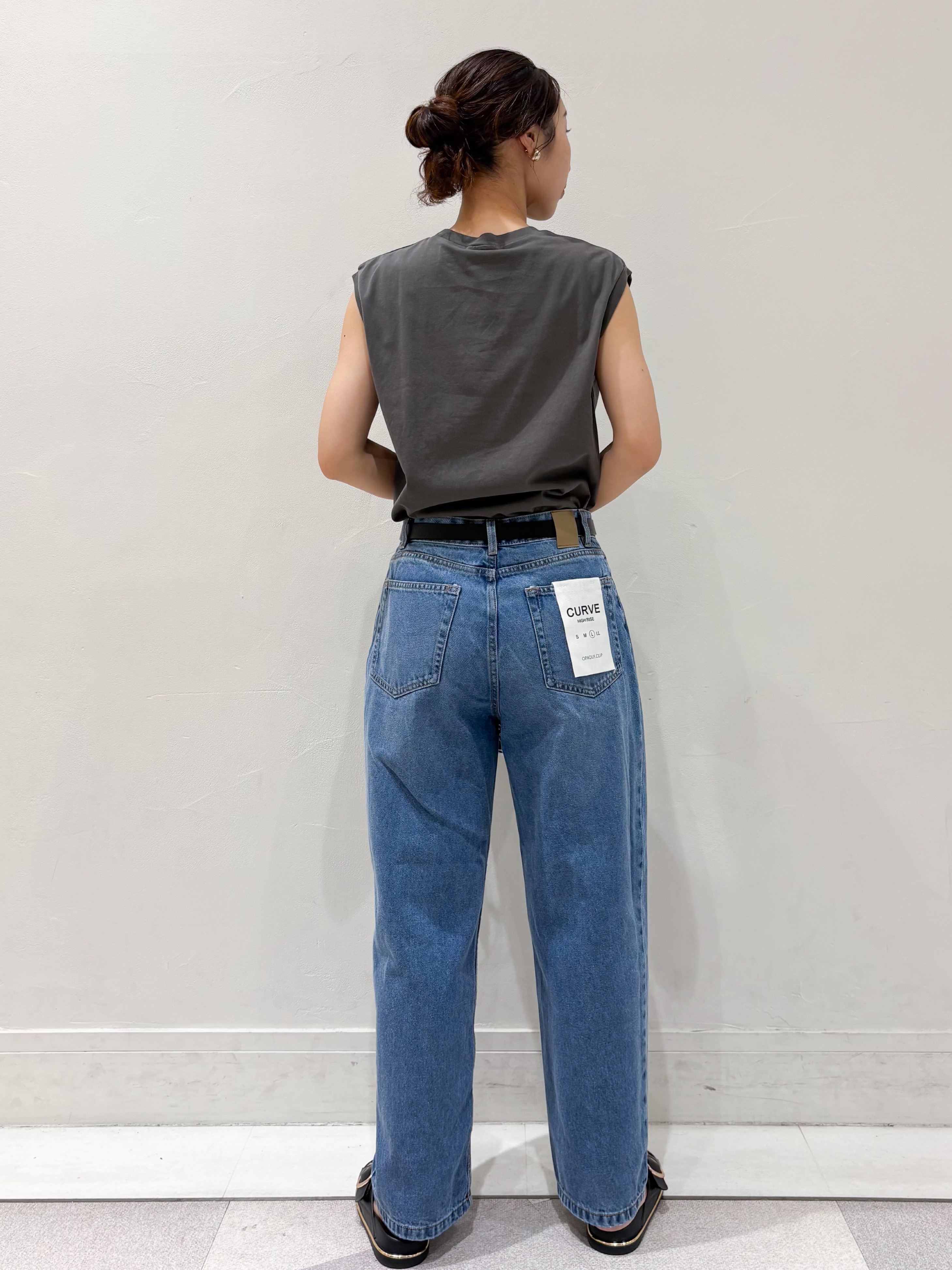 ちえさんの「OPAQUE.CLIP｜「Mickey Mouse」フロッキープリント フレンチスリーブTシャツ《洗濯機OK》」を使ったコーディネート