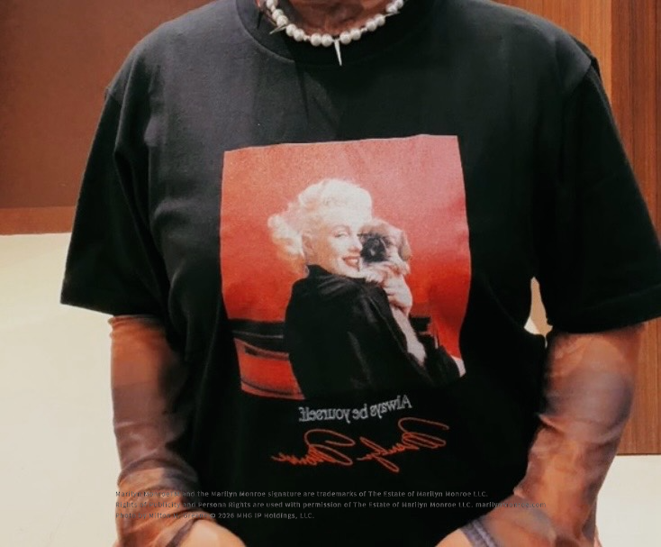735さんの「TAKEO KIKUCHI｜【別注】マリリン・モンロー/フォトTシャツ」を使ったコーディネート