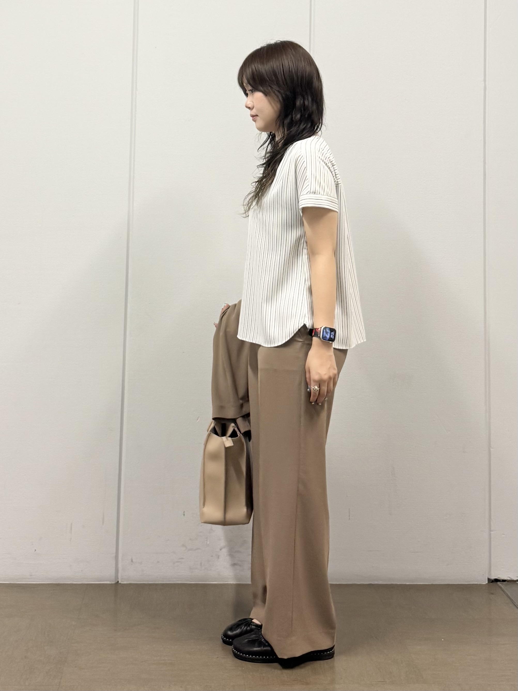 mizukiさんの「INDIVI｜【清涼感／UVケア／接触冷感】Vネックストライプブラウス」を使ったコーディネート