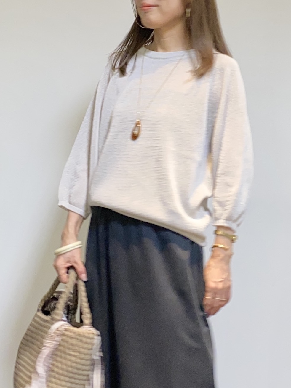 tomoさんの「UNTITLED｜【洗える/ゆったり】クルーネックドライニット」を使ったコーディネート