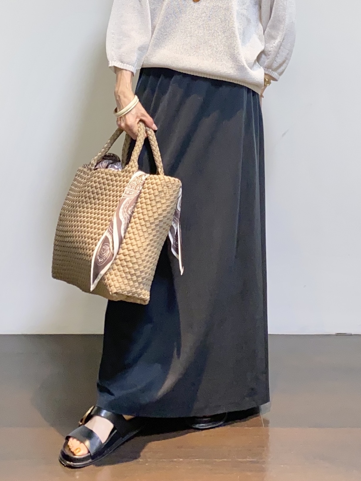 tomoさんの「UNTITLED｜【洗える/ゆったり】クルーネックドライニット」を使ったコーディネート