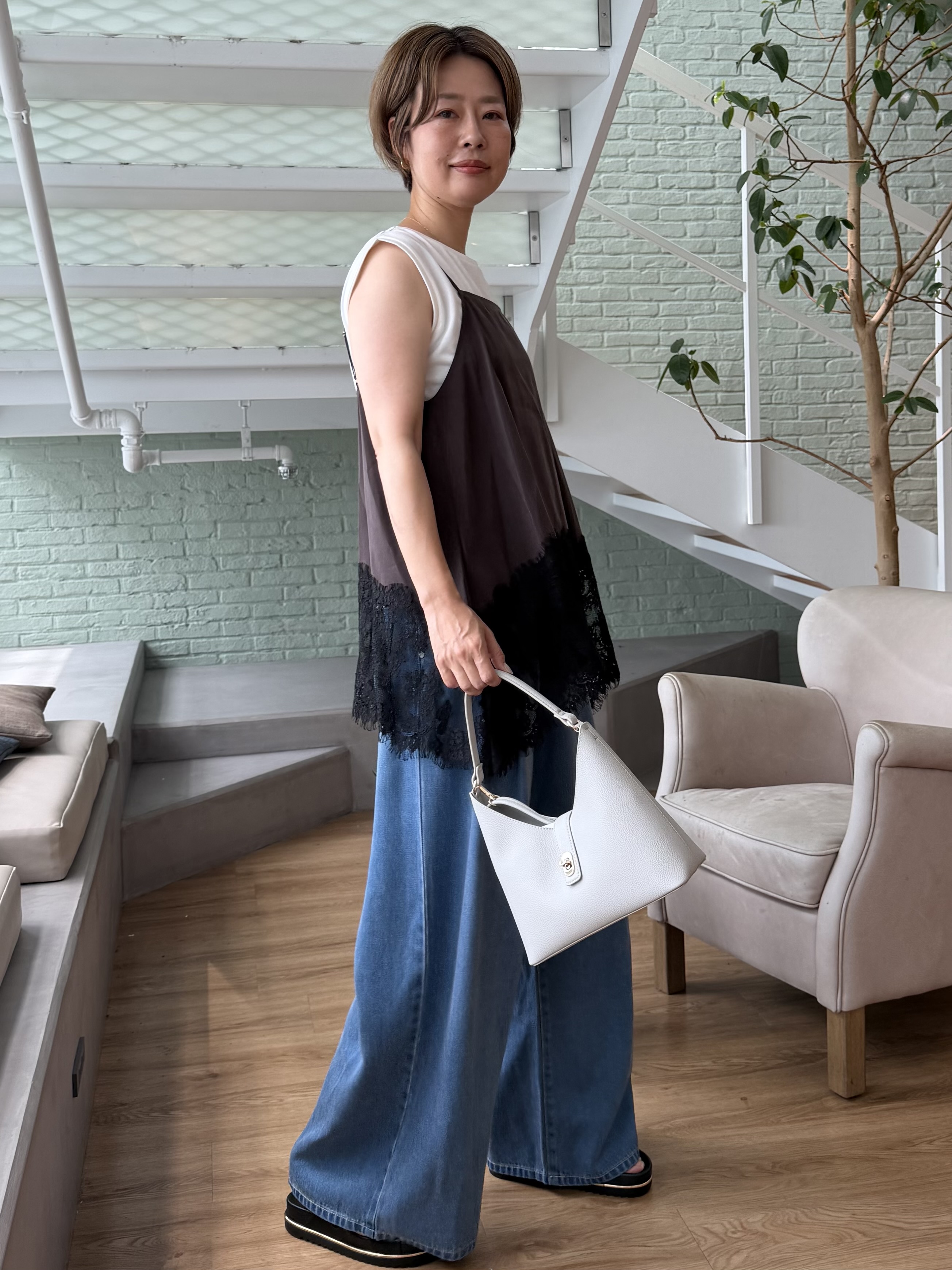 Mariko.Sさんの「OPAQUE.CLIP｜裾レース マットサテンキャミブラウス【洗濯機OK】」を使ったコーディネート