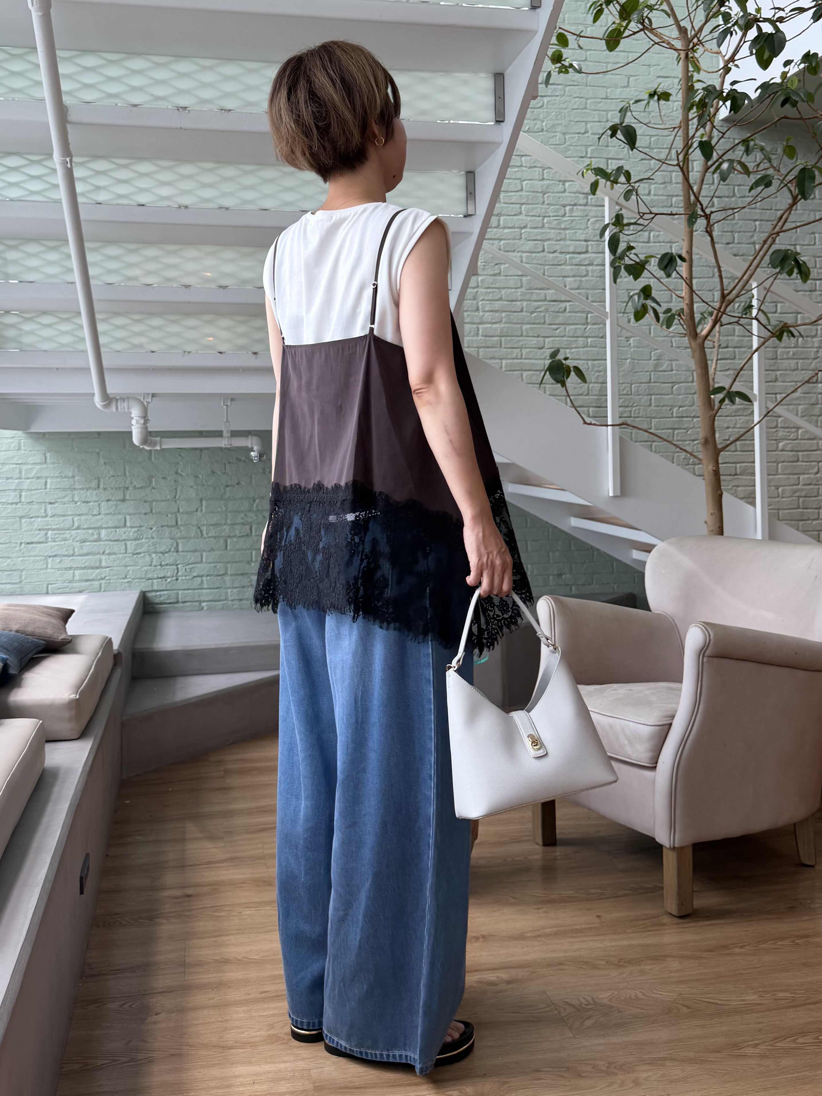 Mariko.Sさんの「OPAQUE.CLIP｜裾レース マットサテンキャミブラウス【洗濯機OK】」を使ったコーディネート