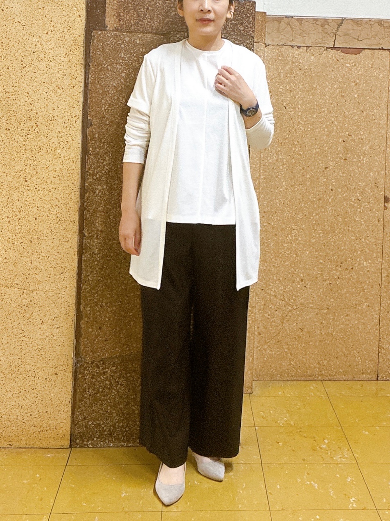 hattoriさんの「INDIVI｜【バックシャン】異素材ドッキングプルオーバー」を使ったコーディネート