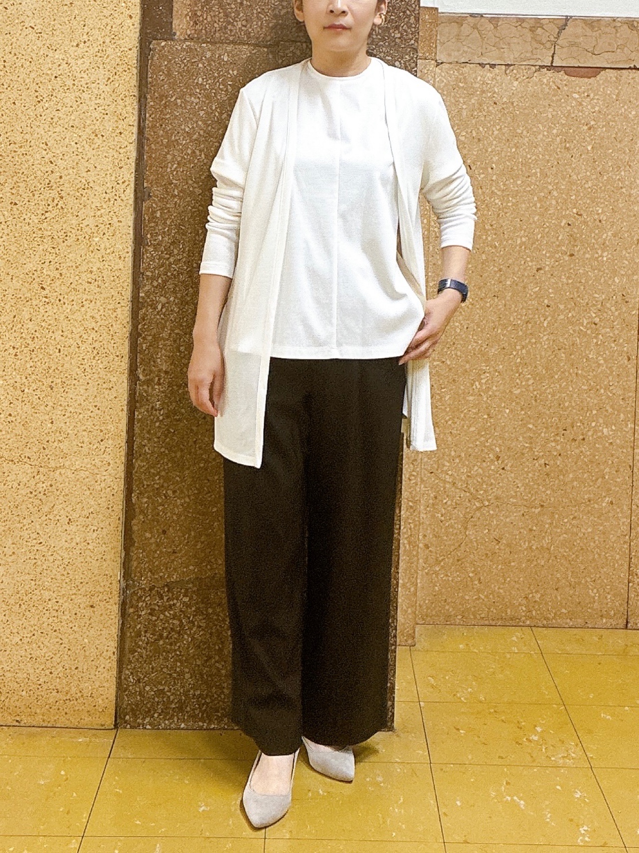 hattoriさんの「INDIVI｜【バックシャン】異素材ドッキングプルオーバー」を使ったコーディネート