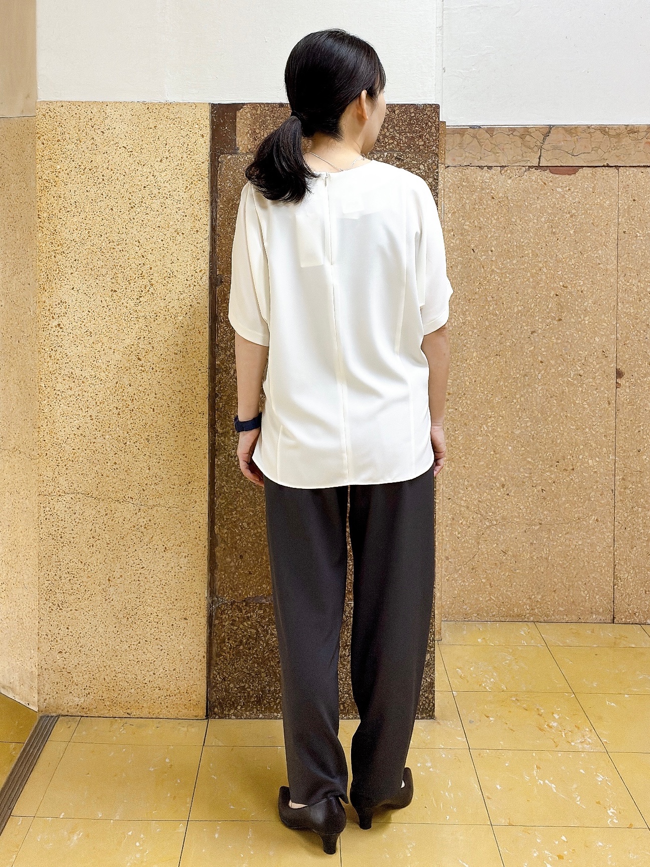 hattoriさんの「INDIVI｜【接触冷感/汗染み防止/吸水速乾/UVカット】シャーリングプルオーバー」を使ったコーディネート