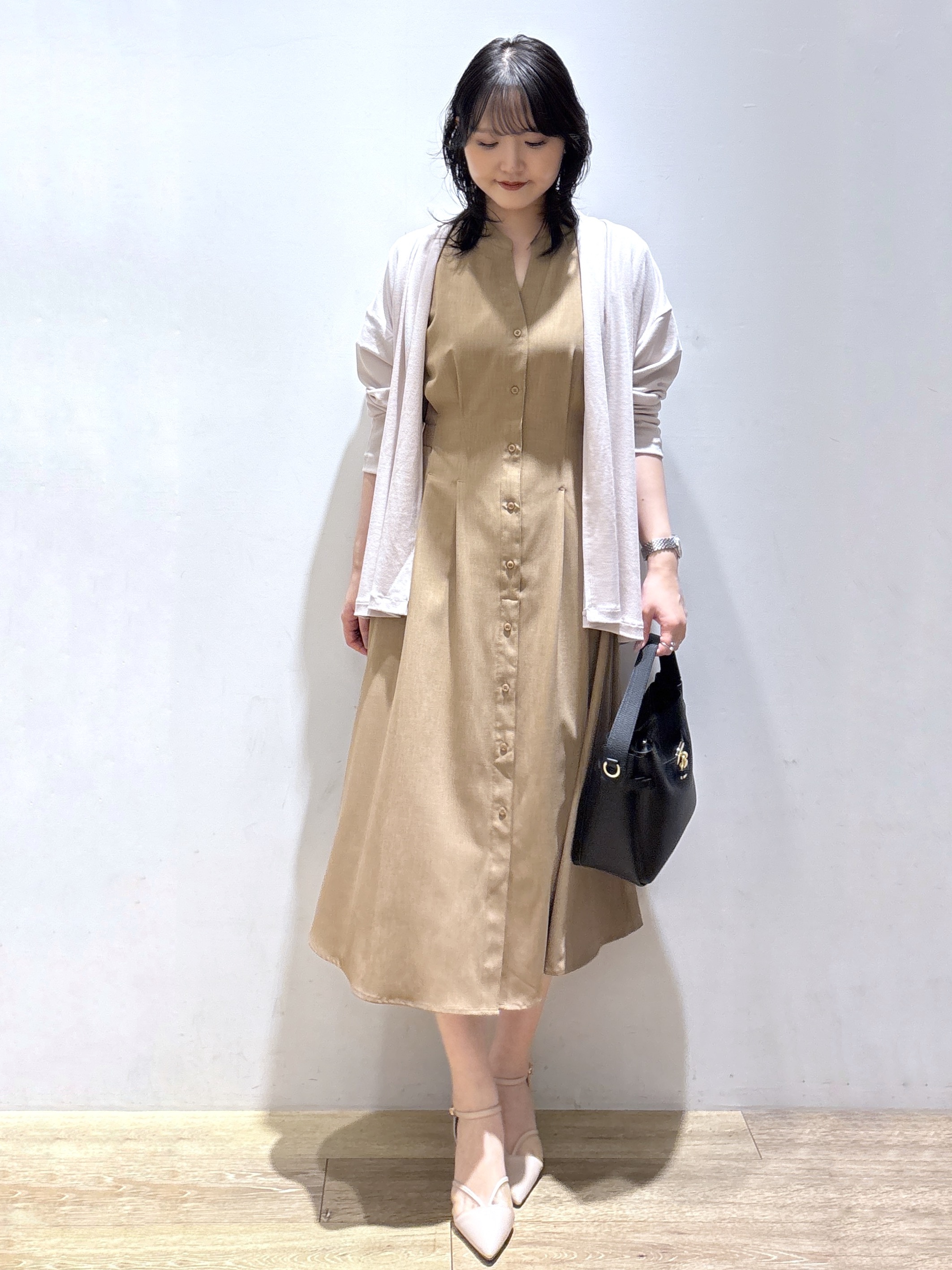 mizukiさんの「index｜【接触冷感／吸水速乾／UVケア】リネンライクサイドベルトシャツワンピース《透け防止／洗濯機OK》」を使ったコーディネート