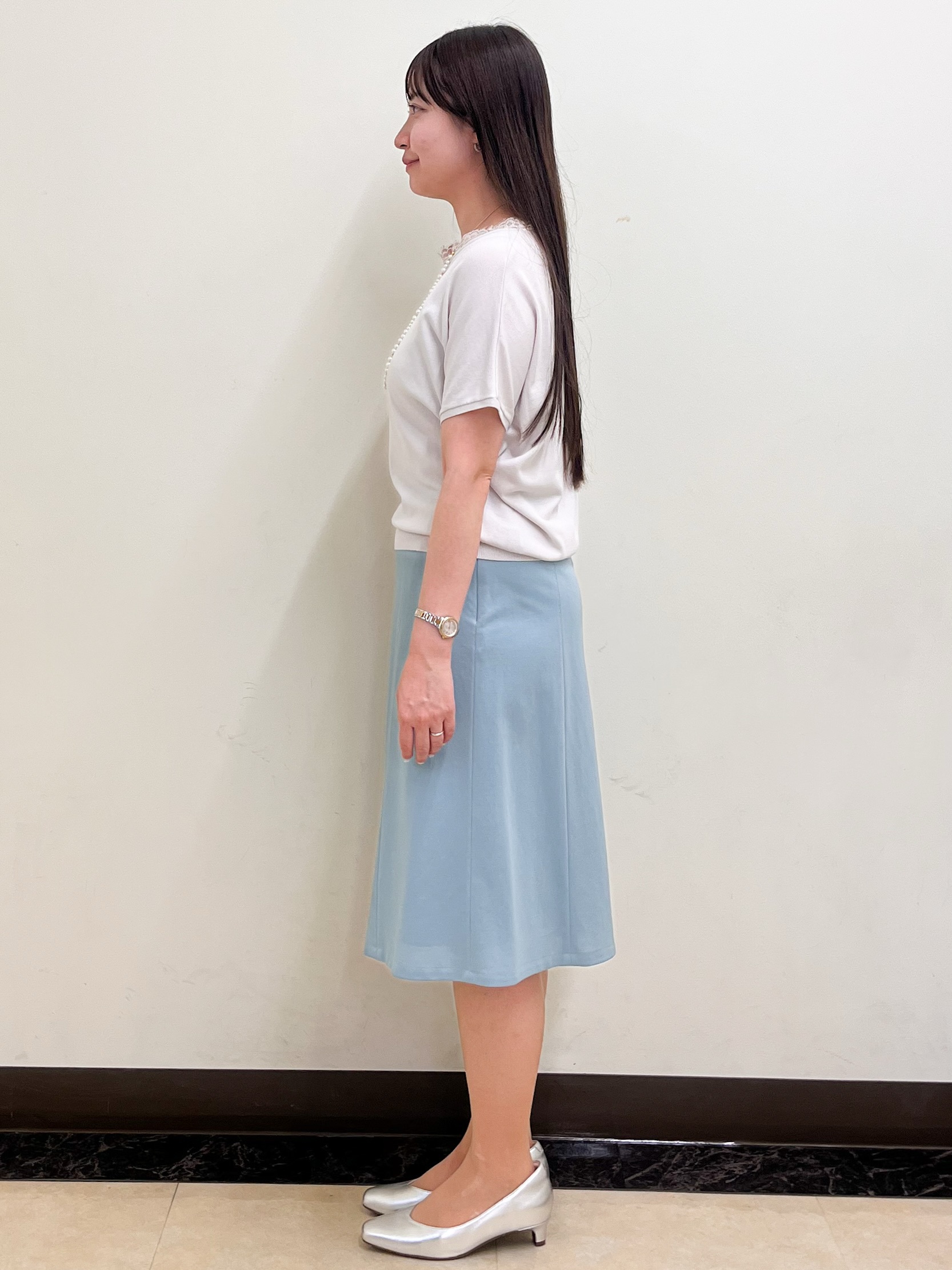 mikikoさんの「Reflect｜【二の腕カバー／手洗い可】ネックレース フレンチスリーブニット」を使ったコーディネート