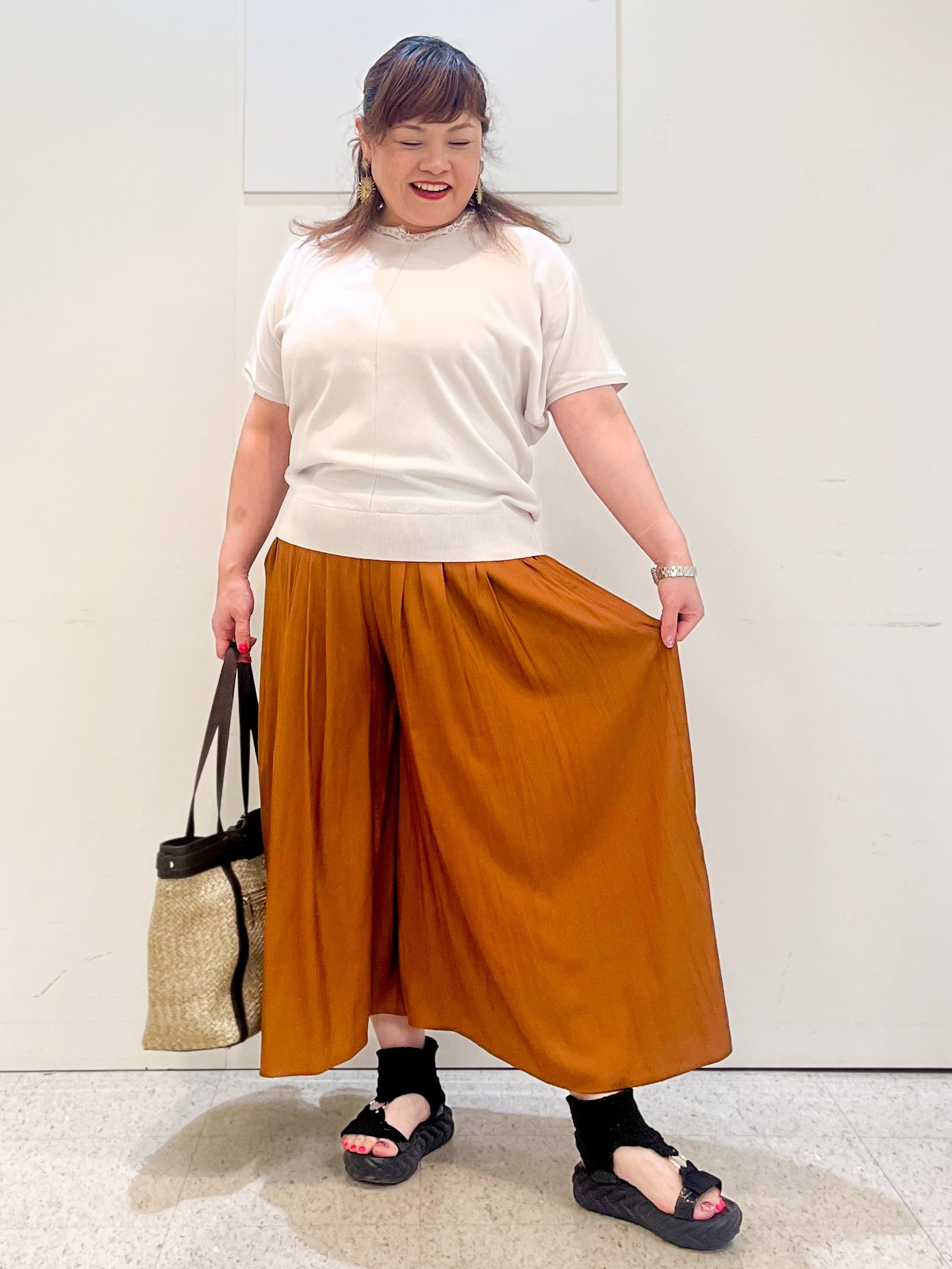 kimmyさんの「Reflect｜【二の腕カバー／手洗い可】ネックレース フレンチスリーブニット」を使ったコーディネート
