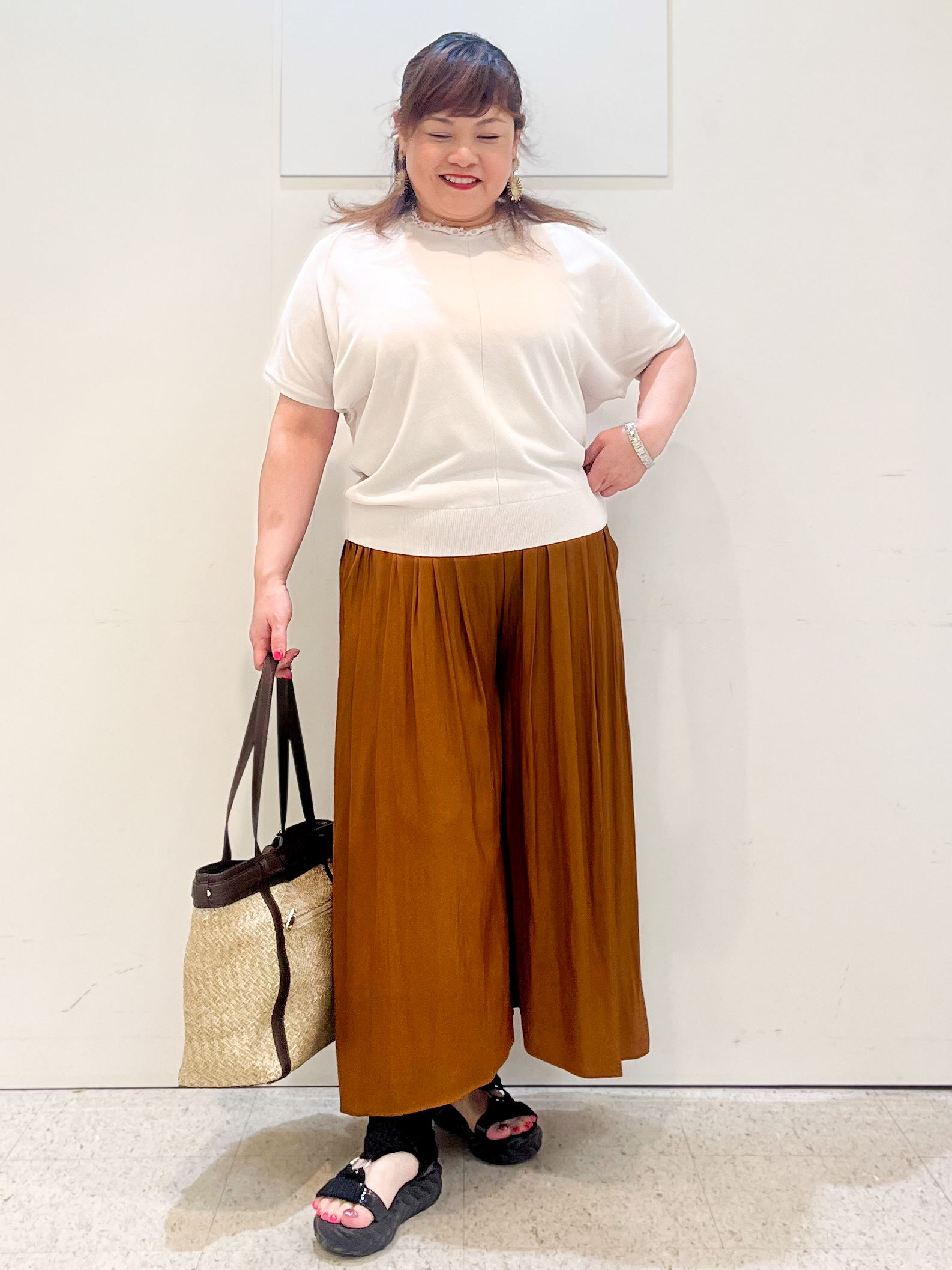 kimmyさんの「Reflect｜【二の腕カバー／手洗い可】ネックレース フレンチスリーブニット」を使ったコーディネート