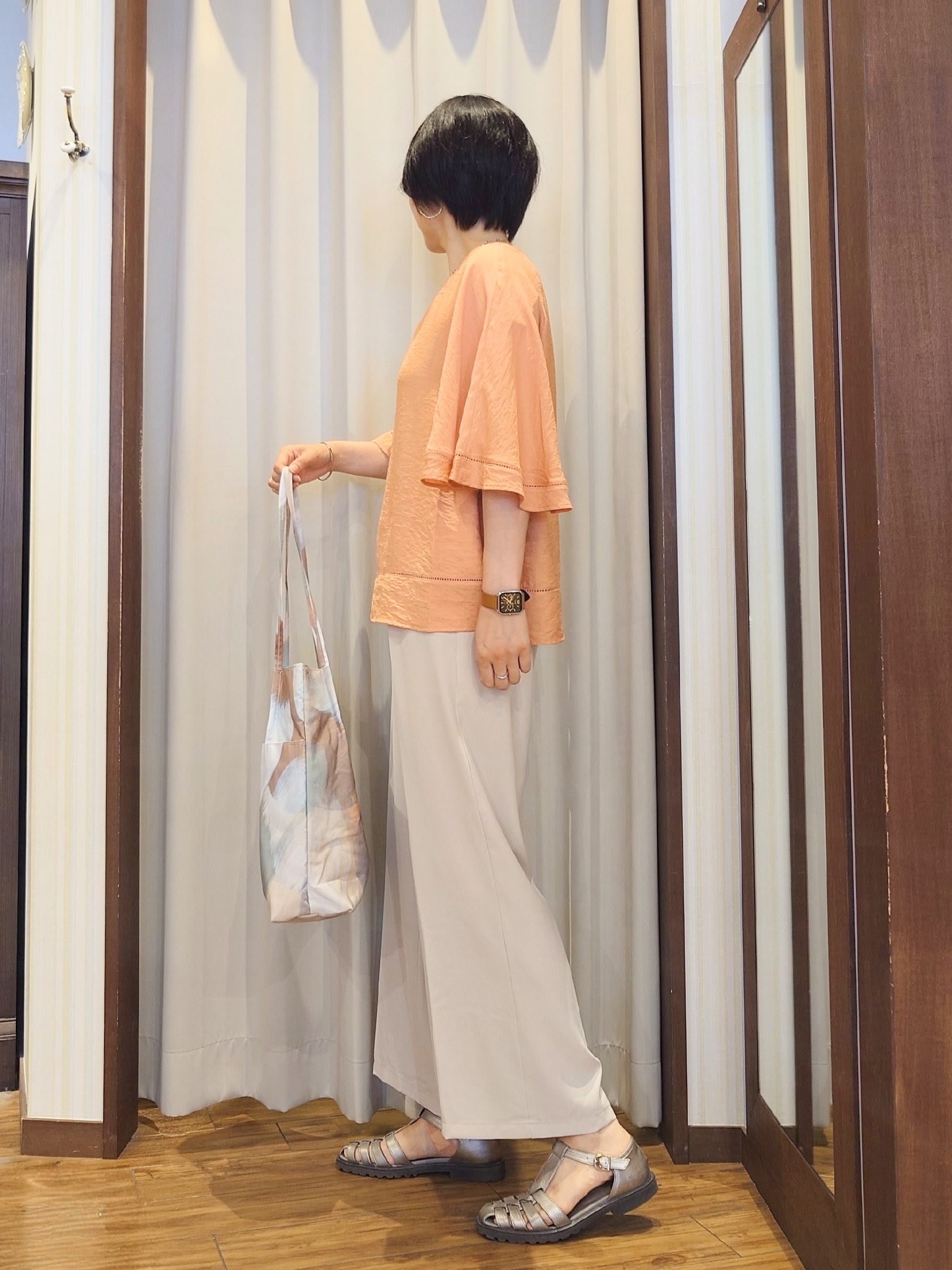 ERIKOさんの「SHOO･LA･RUE｜【ひんやり/S-LL/体型カバー】はしごレースが涼し気な スラブポンチョ風ブラウス」を使ったコーディネート