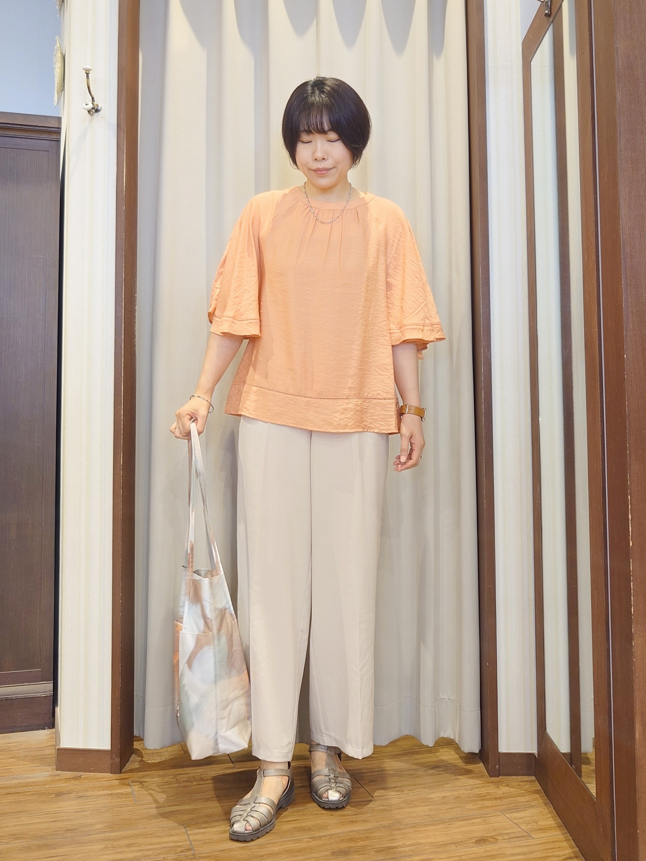 ERIKOさんの「SHOO･LA･RUE｜【ひんやり/S-LL/体型カバー】はしごレースが涼し気な スラブポンチョ風ブラウス」を使ったコーディネート