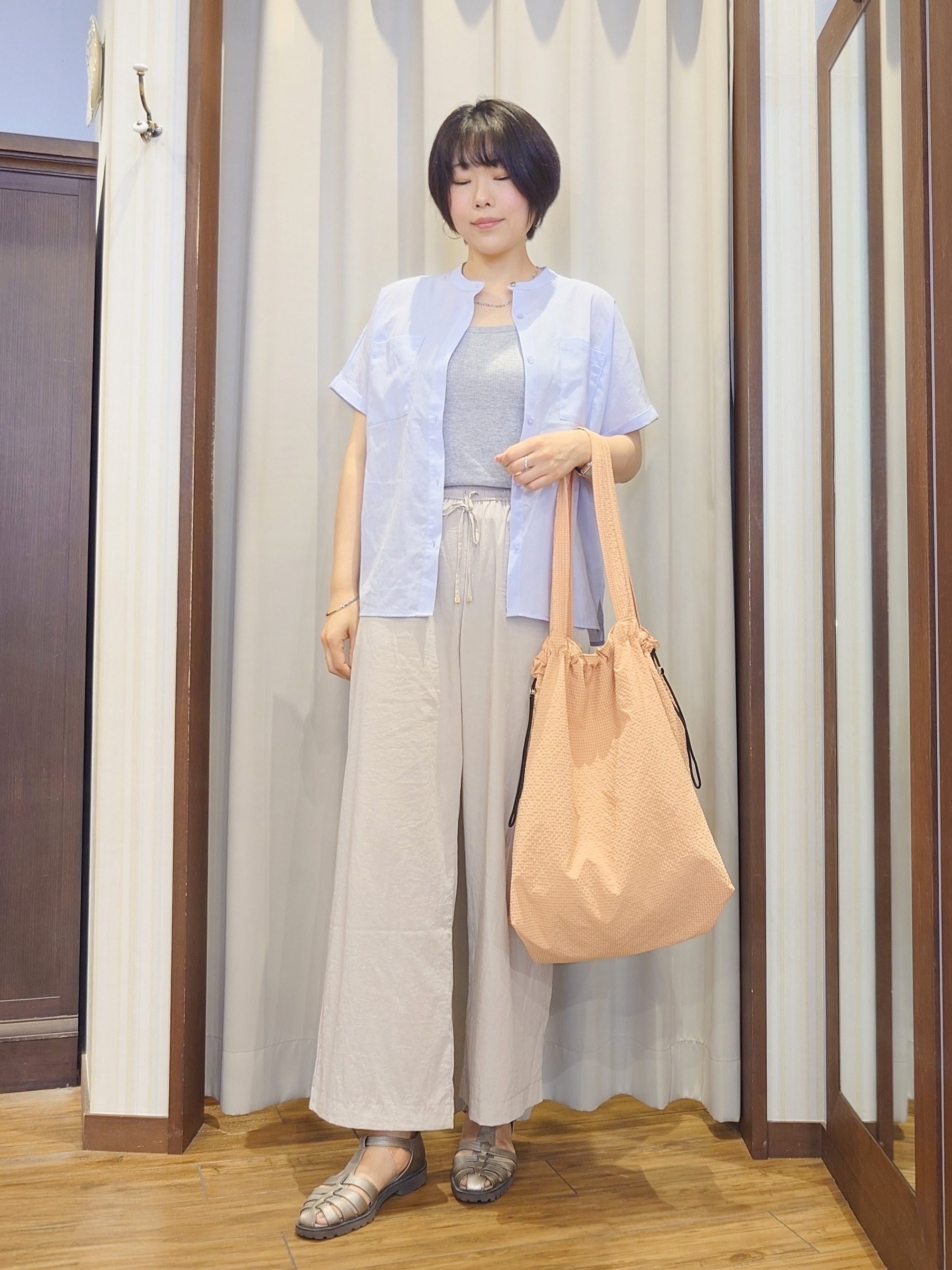 ERIKOさんの「SHOO･LA･RUE｜【通気性〇/UV/S-LL】風が通り抜ける ひんやり半袖バンドカラーシアーシャツ」を使ったコーディネート