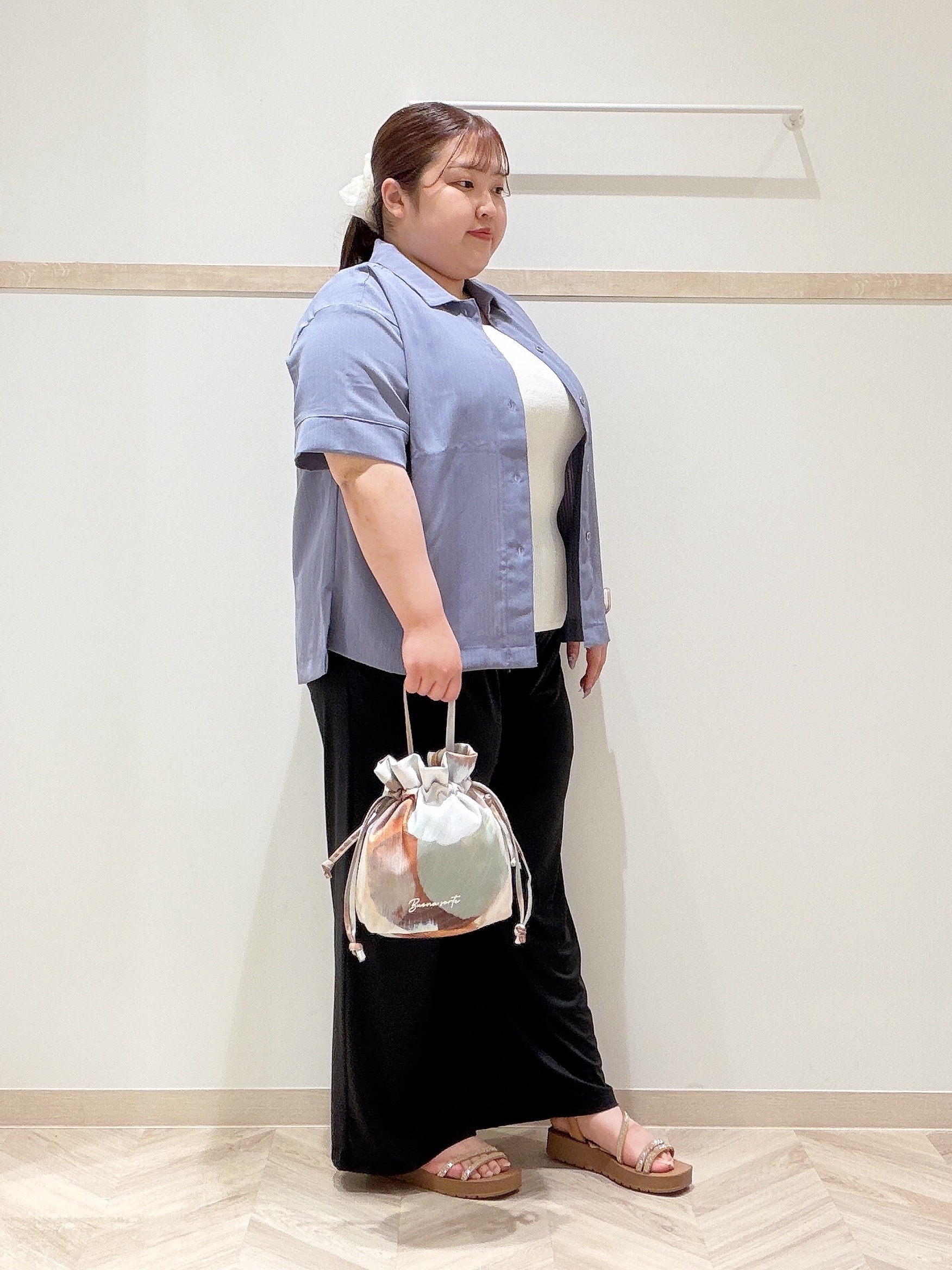 ゆめかさんの「SHOO･LA･RUE｜【通気性〇/ひんやり/S-LL】洗濯後しわになりにくい とろみストライプシャツ」を使ったコーディネート