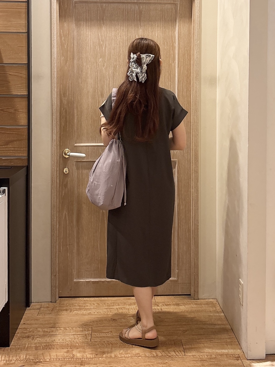 miiさんの「SHOO･LA･RUE｜【S-LL/洗濯機可】ピンタックデザインがサマ見え Aラインワンピース」を使ったコーディネート