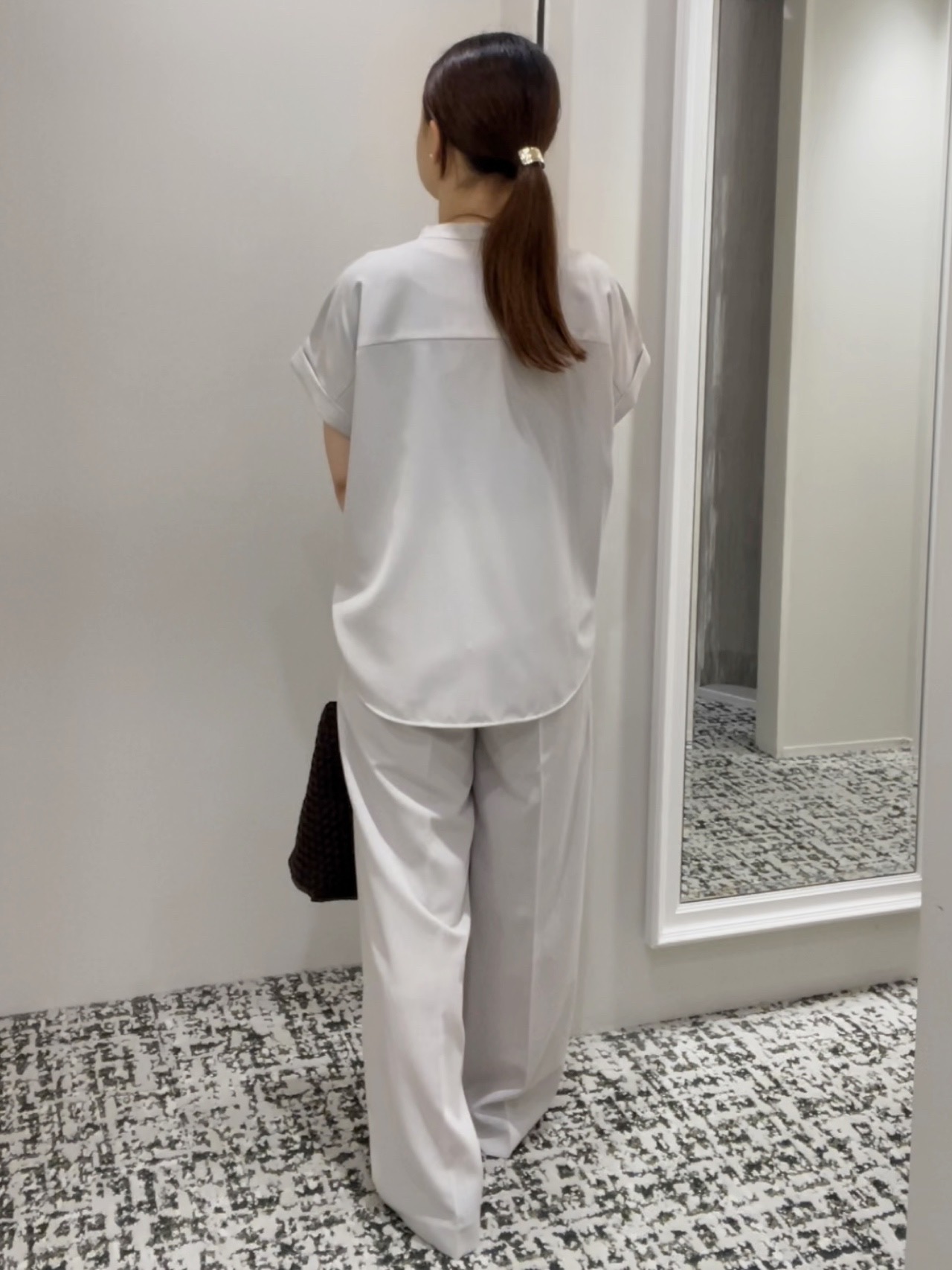 ELENAさんの「UNTITLED｜【残暑も快適/セットアップ可/接触冷感】エアリークールブラウス」を使ったコーディネート