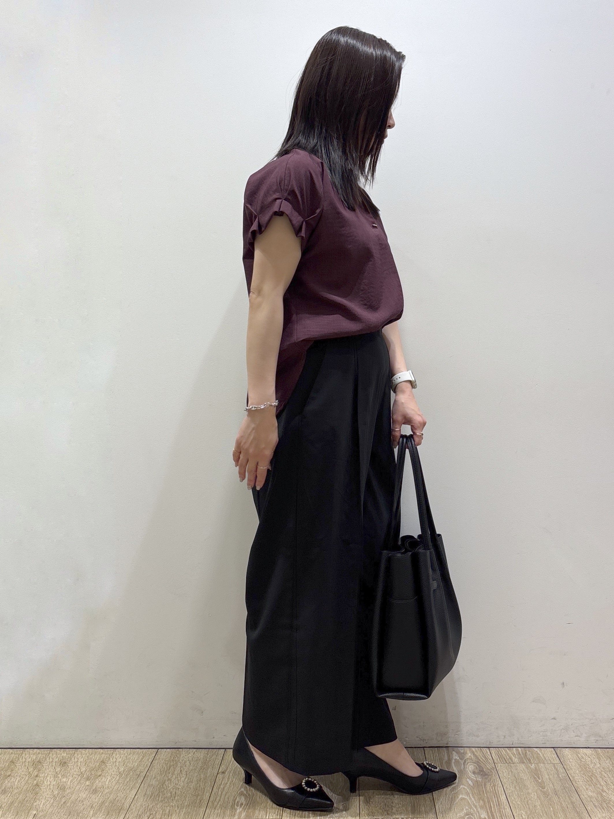 mameさんの「index｜【接触冷感／吸水速乾】タックスキッパーブラウス《防シワ／イージーアイロン／洗濯機OK／9col》」を使ったコーディネート