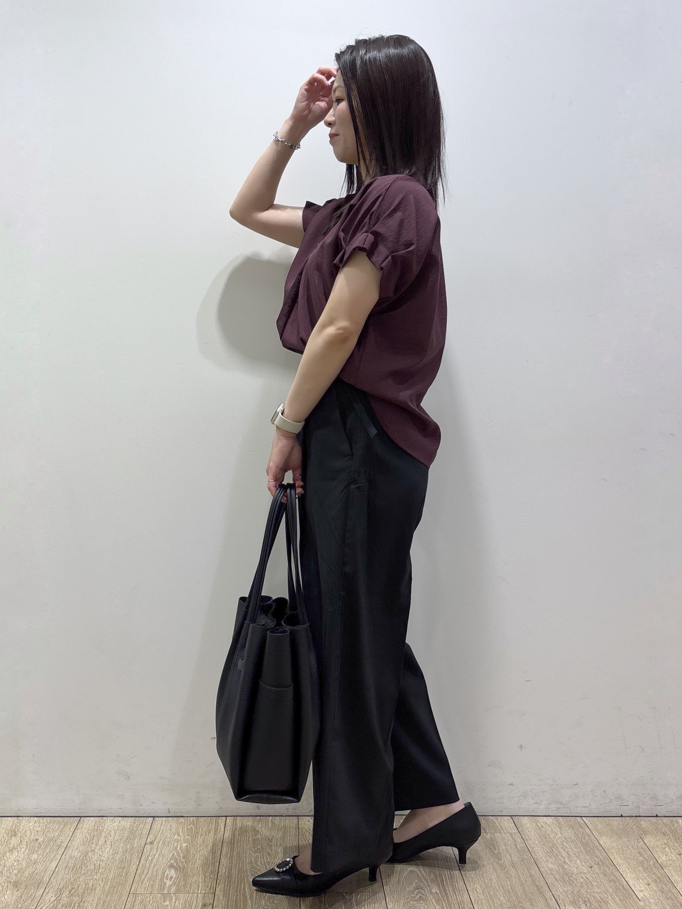 mameさんの「index｜【接触冷感／吸水速乾】タックスキッパーブラウス《防シワ／イージーアイロン／洗濯機OK／9col》」を使ったコーディネート