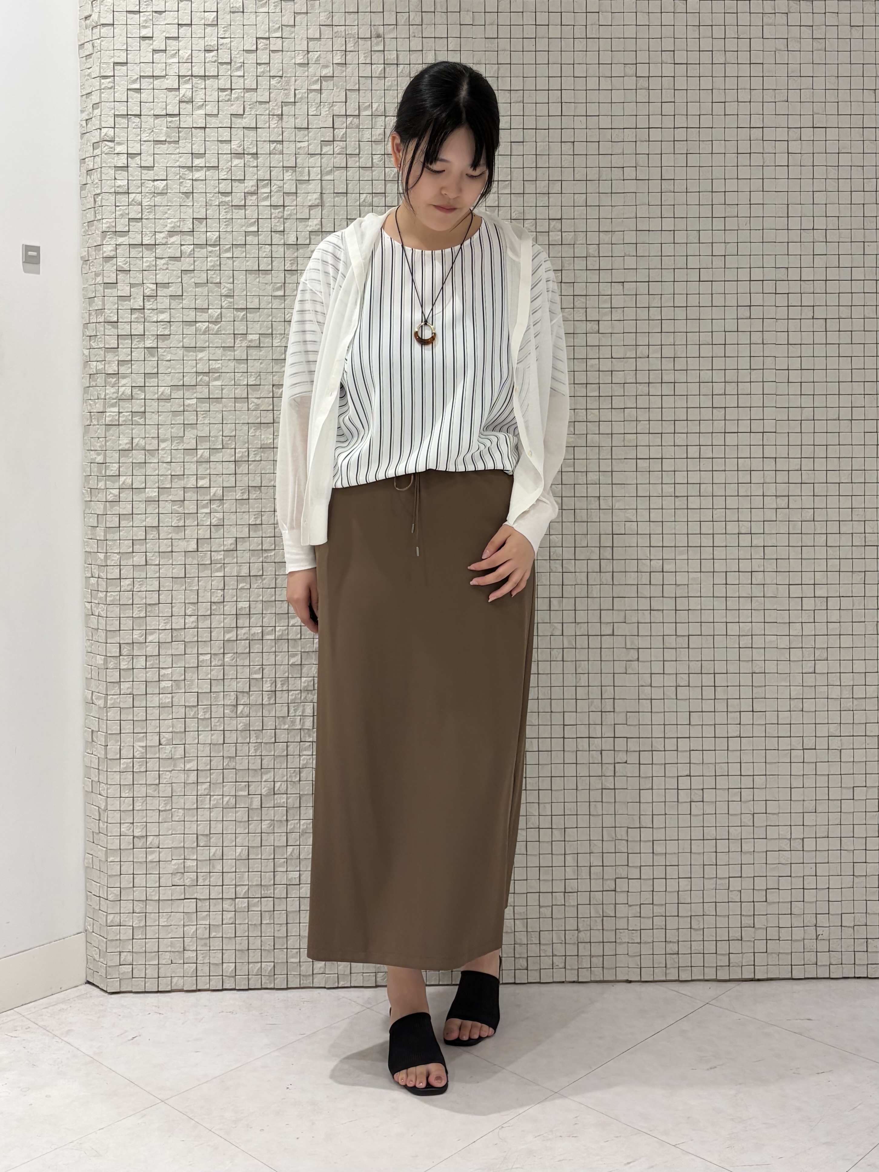 koharuさんの「INDIVI｜【UVケア／接触冷感】ジョーゼットドルマンブラウス」を使ったコーディネート