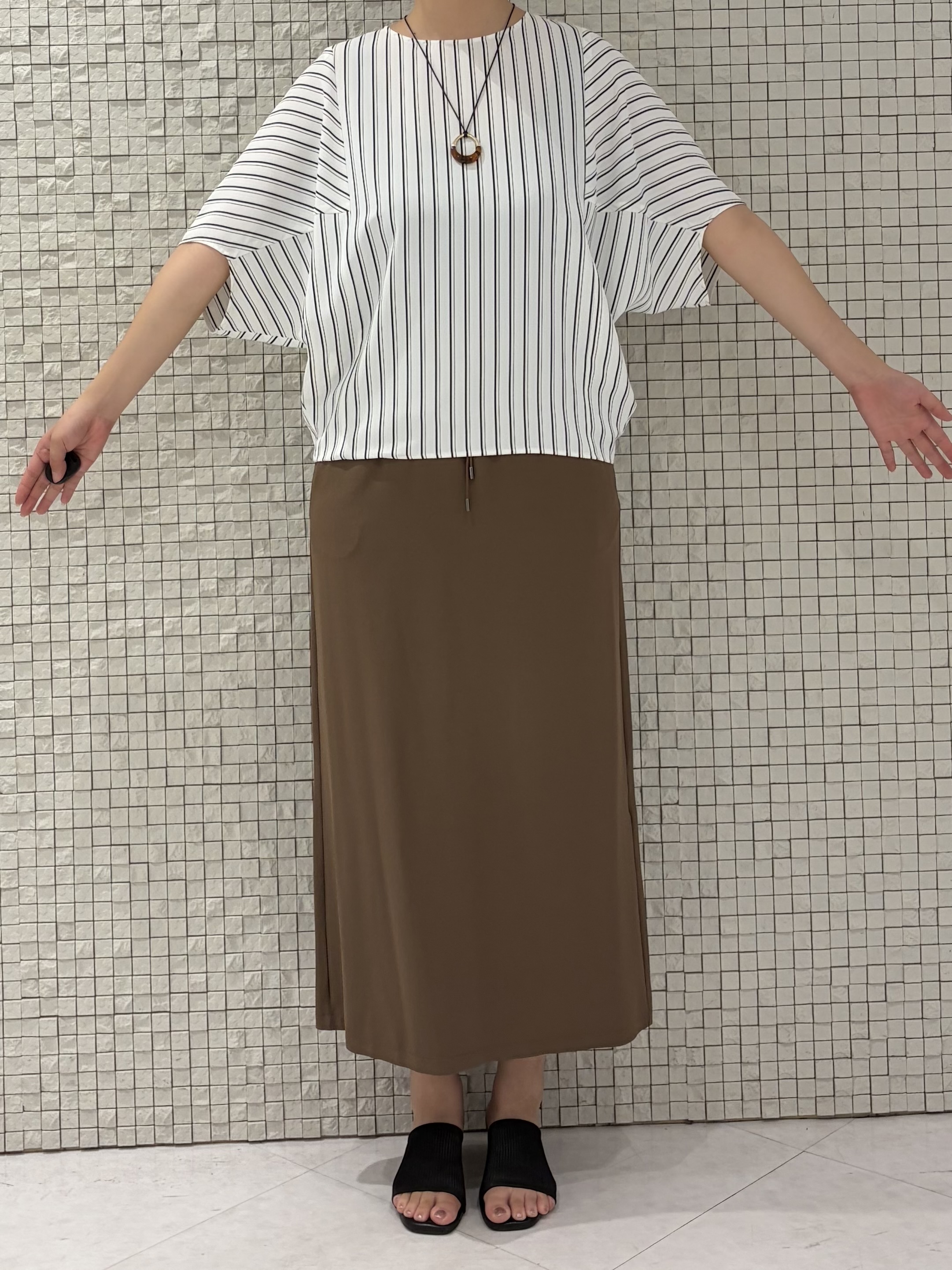 koharuさんの「INDIVI｜【UVケア／接触冷感】ジョーゼットドルマンブラウス」を使ったコーディネート