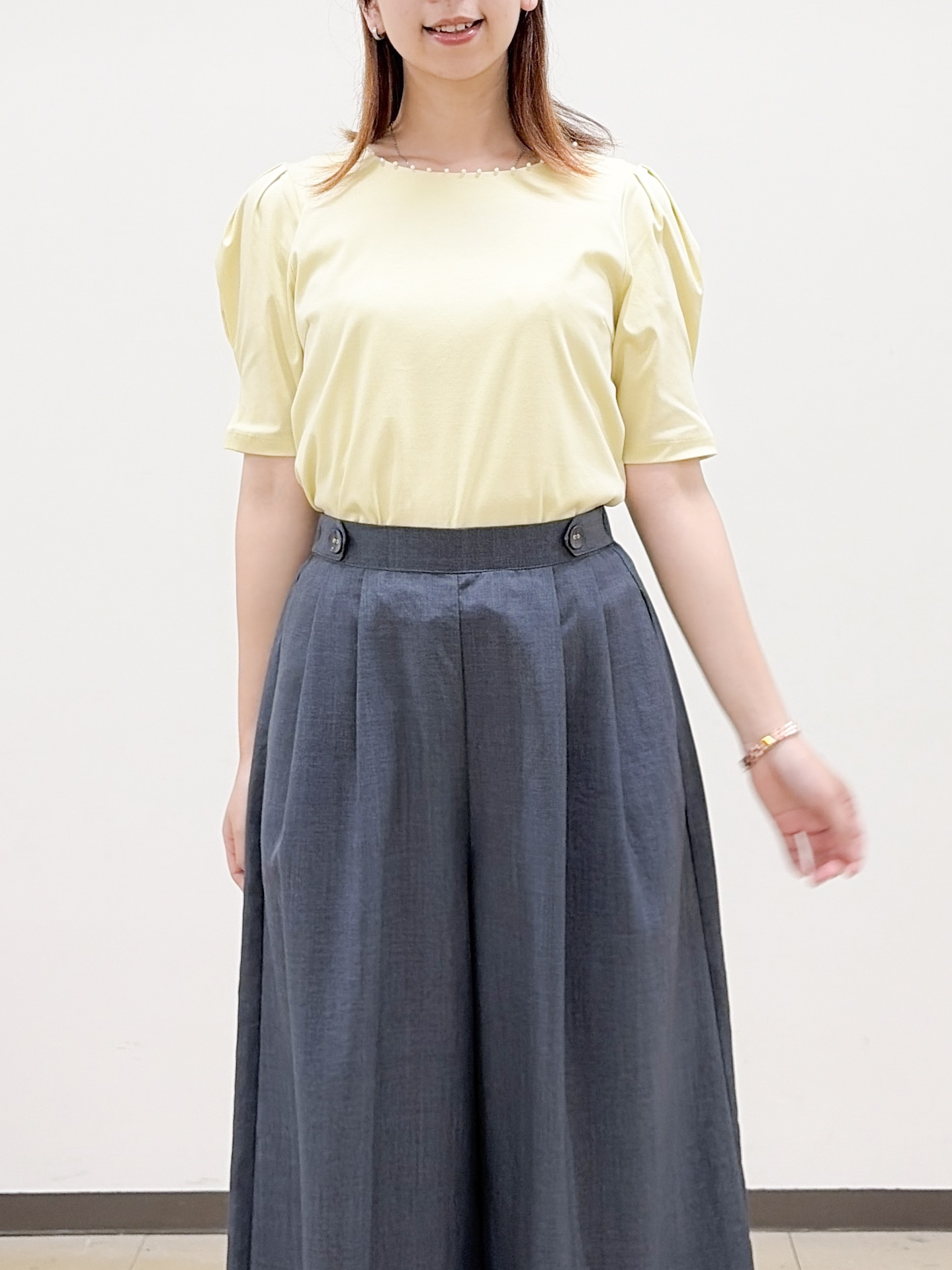 yurinaさんの「index｜【接触冷感／UVケア】パール調ネックタックスリーブトップス《洗濯機OK／6col》」を使ったコーディネート