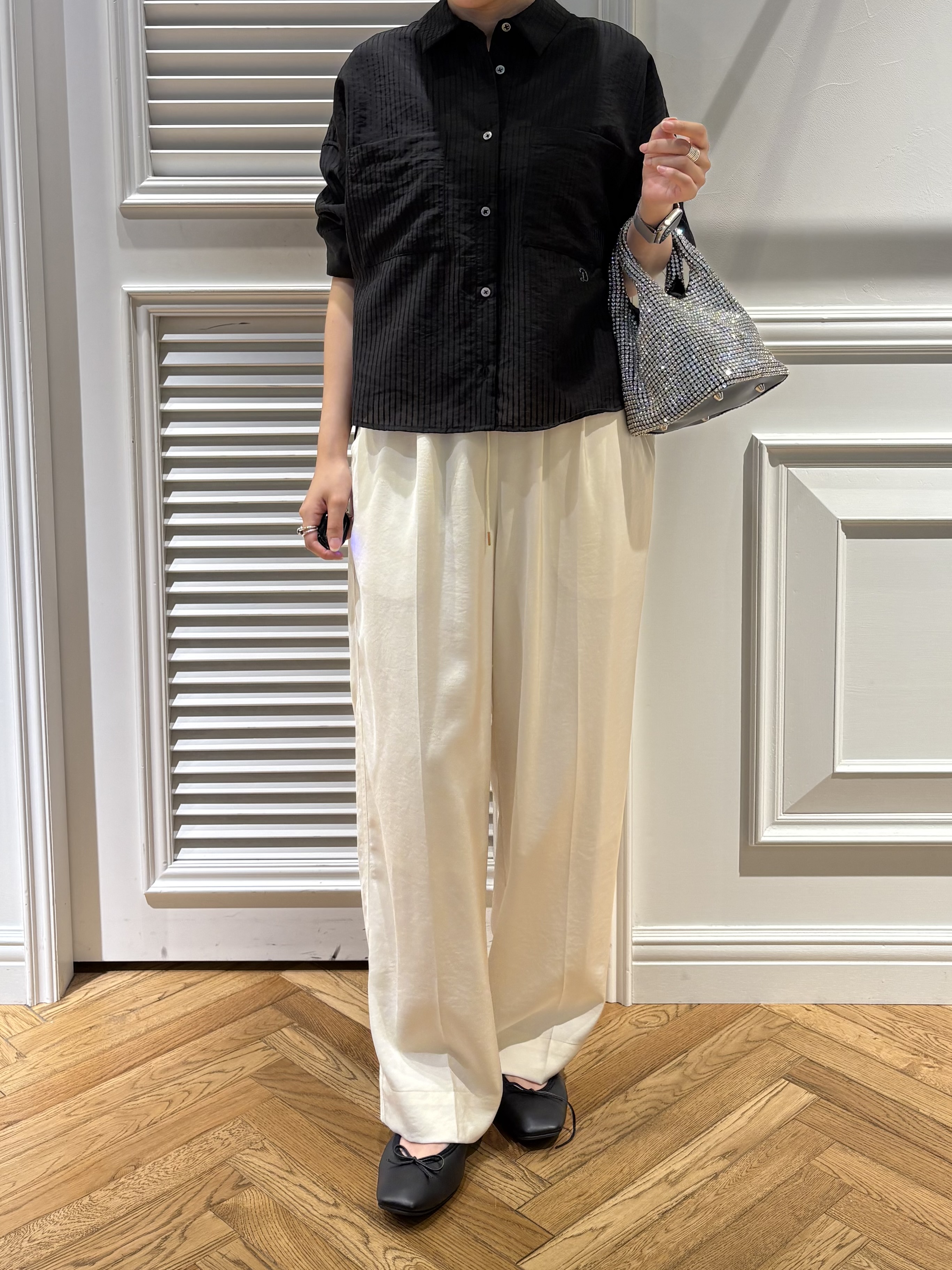 cocoさんの「DRESSTERIOR｜シアーストライプクロップドシャツ」を使ったコーディネート