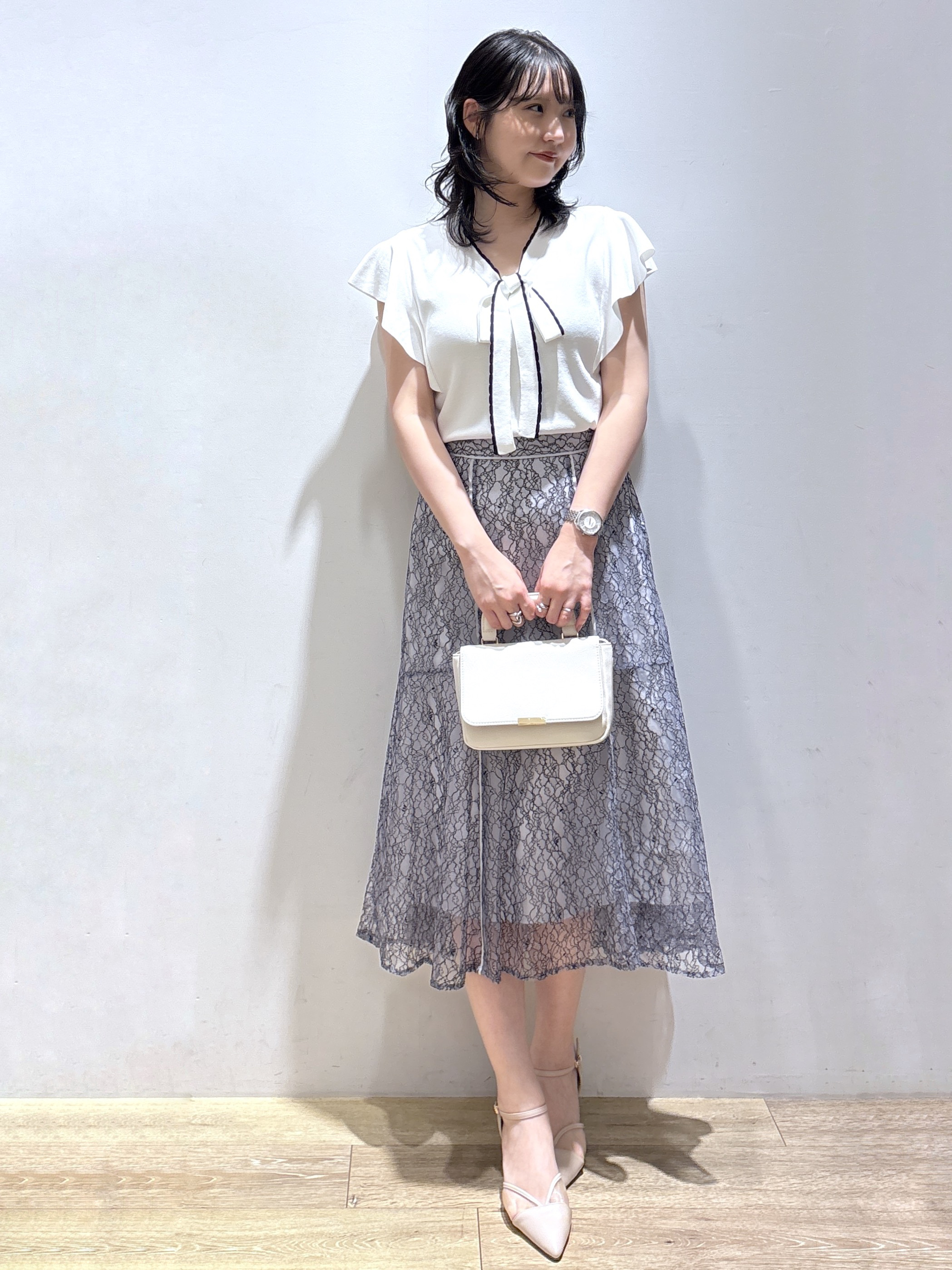 mizukiさんの「index｜【UVケア／接触冷感】バイカラーボウタイフリルトップス《洗濯機OK》」を使ったコーディネート